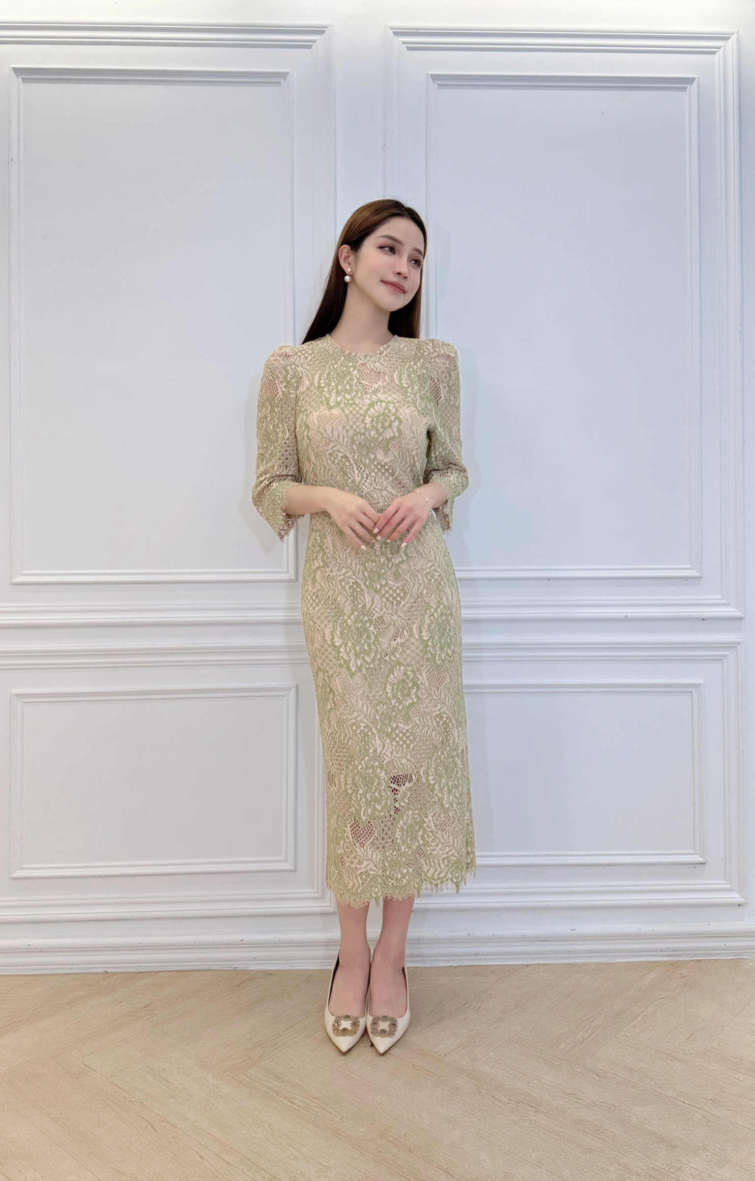 黃綠簍空蕾絲七分袖洋裝