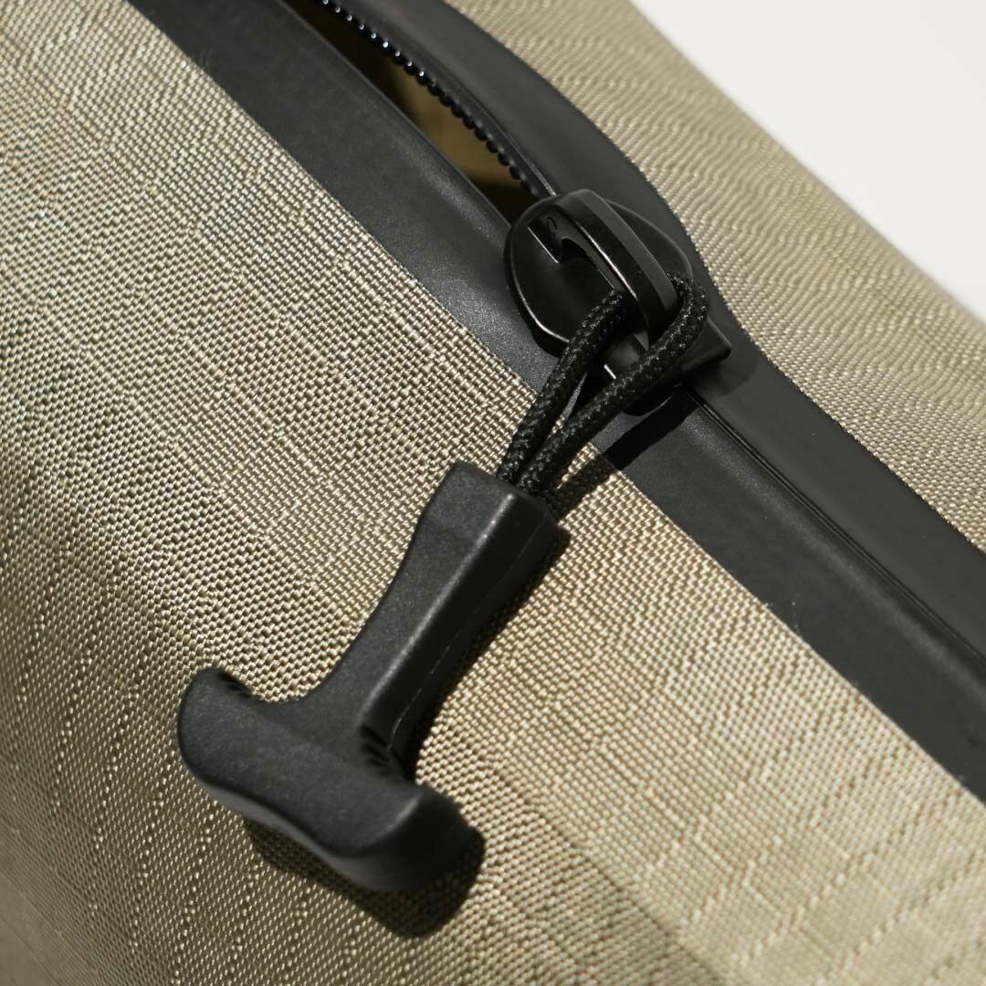 bitplay | AquaSeal 全防水半月斜跨大包【bitplay官方授權經銷】