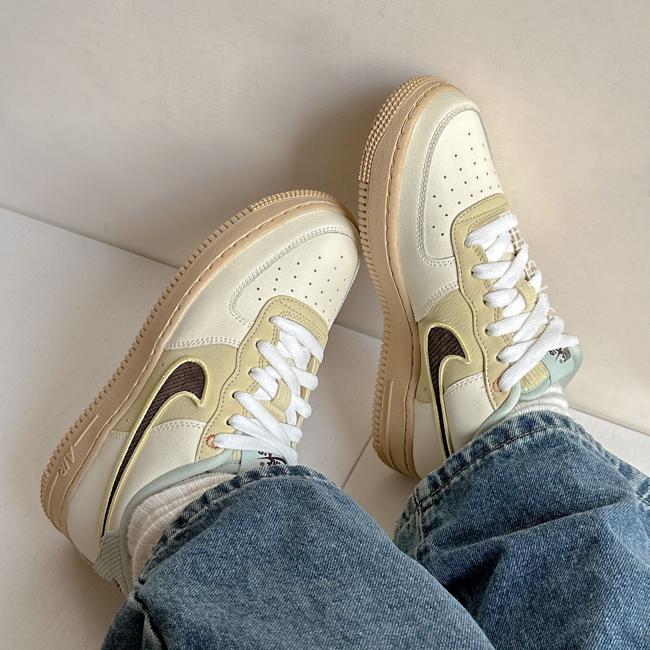 NIKE AIR FORCE 1 GS AF1 香草薄荷 焦糖底 米色 奶茶色 奶油色 灰綠 異材質 大童鞋 HQ3473-122 / 調貨