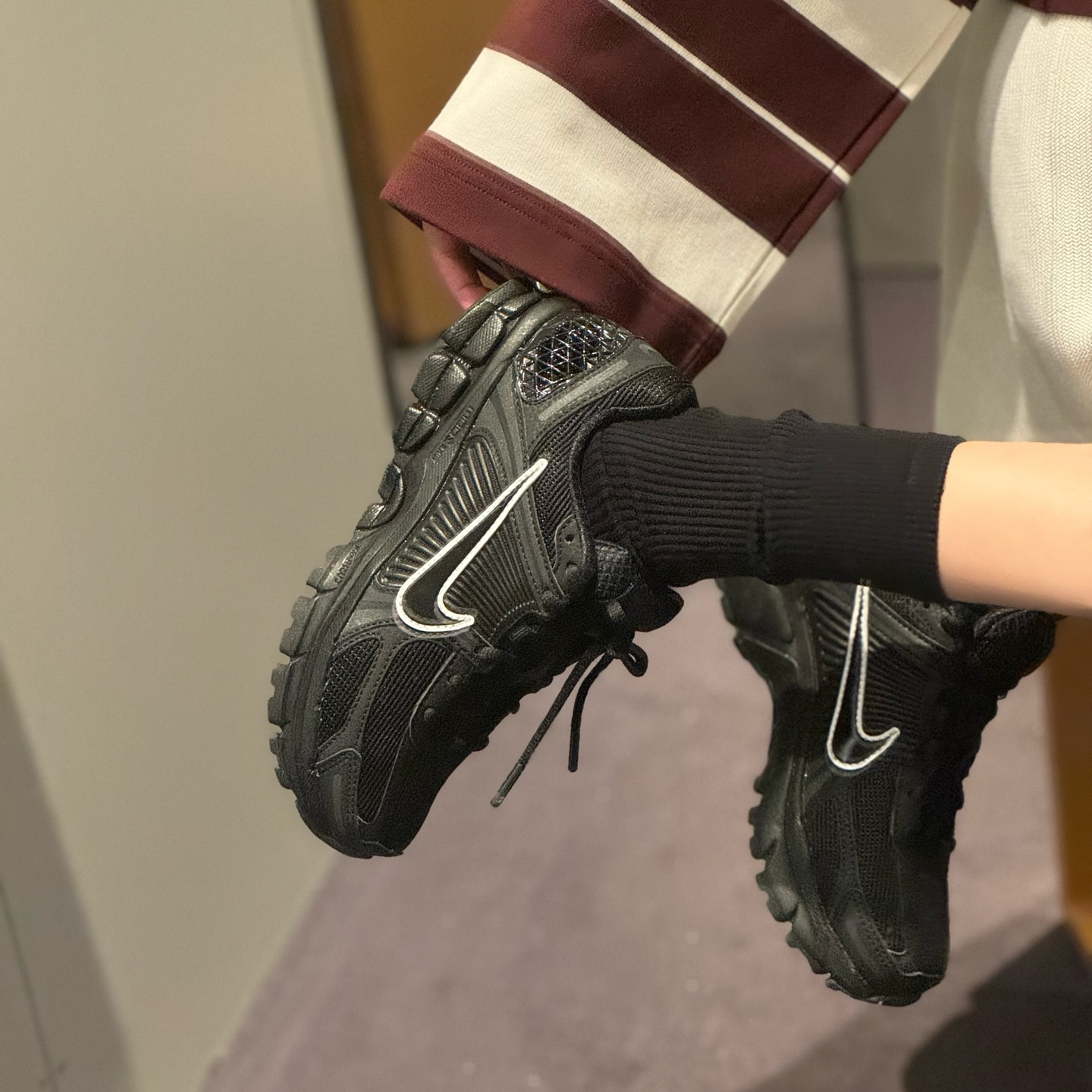 NIKE WMS ZOOM VOMERO 5 "Black Summit White" 反光系列