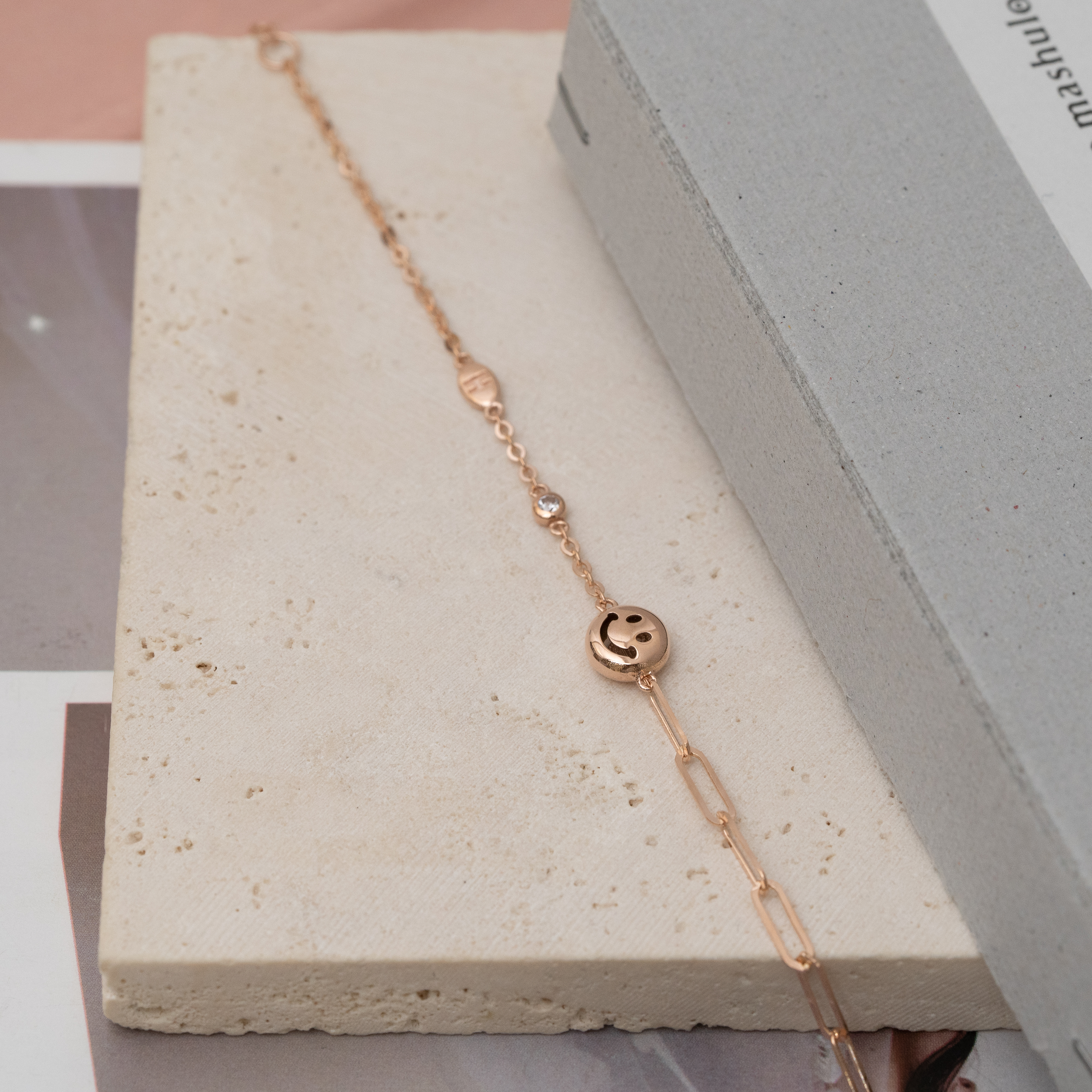 14kg222 哈哈笑手鍊 (折實價）