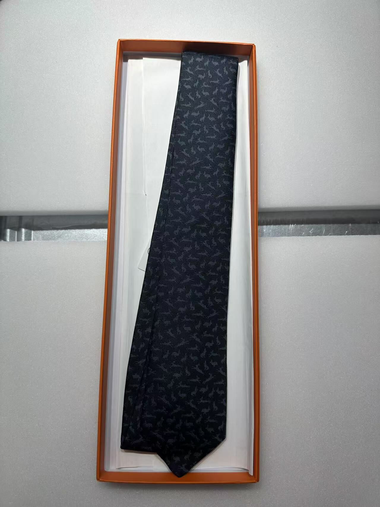 H 深藍色兔圖案領帶 -M