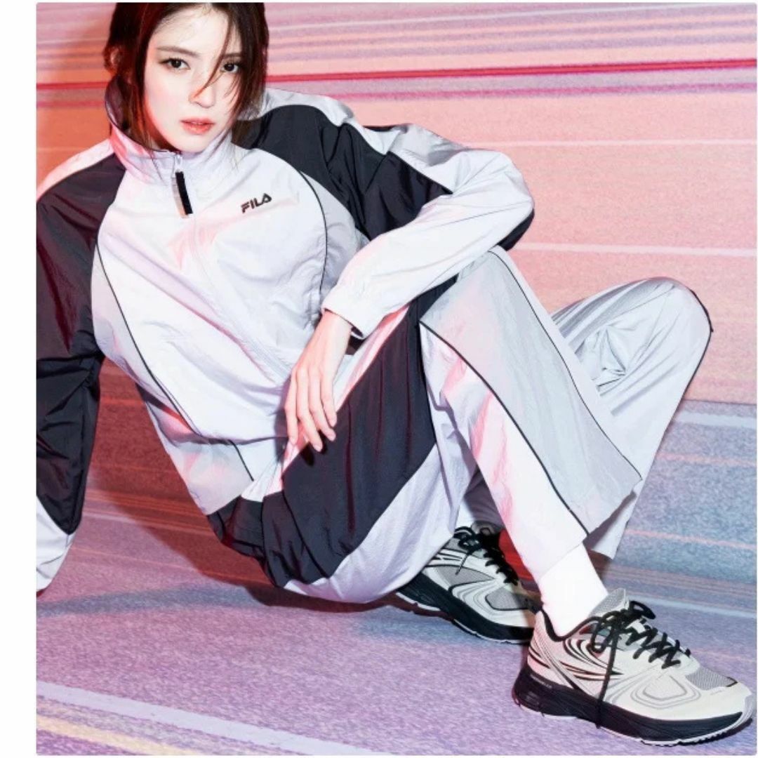 FILA 休閒鞋 INTERUN 銀白  韓韶禧代言 中性 男女  4J540Y013