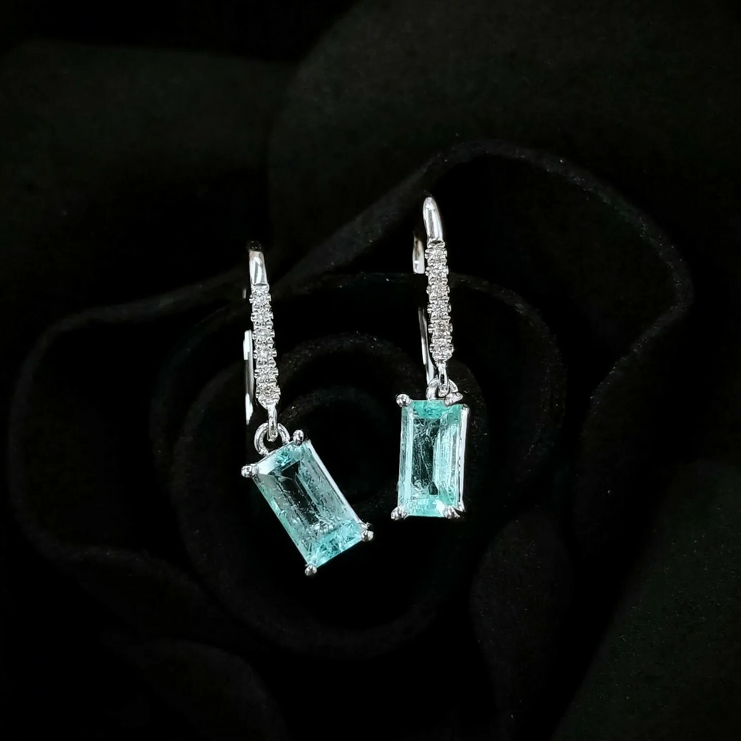 18K White Gold 0.82ct Paraiba and Diamond Drop Earrings