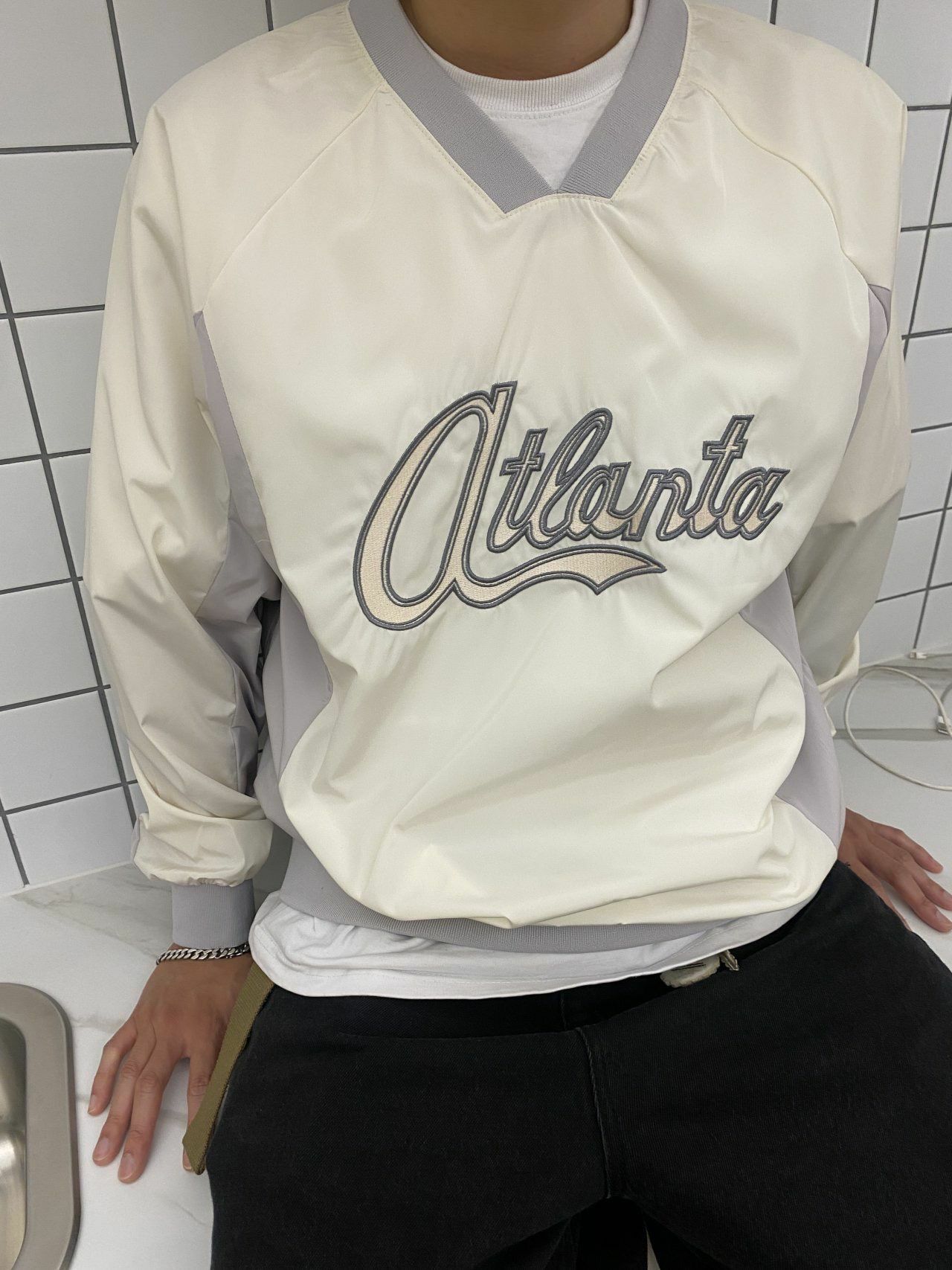 V領英文字長袖衫 LOBBY-021T