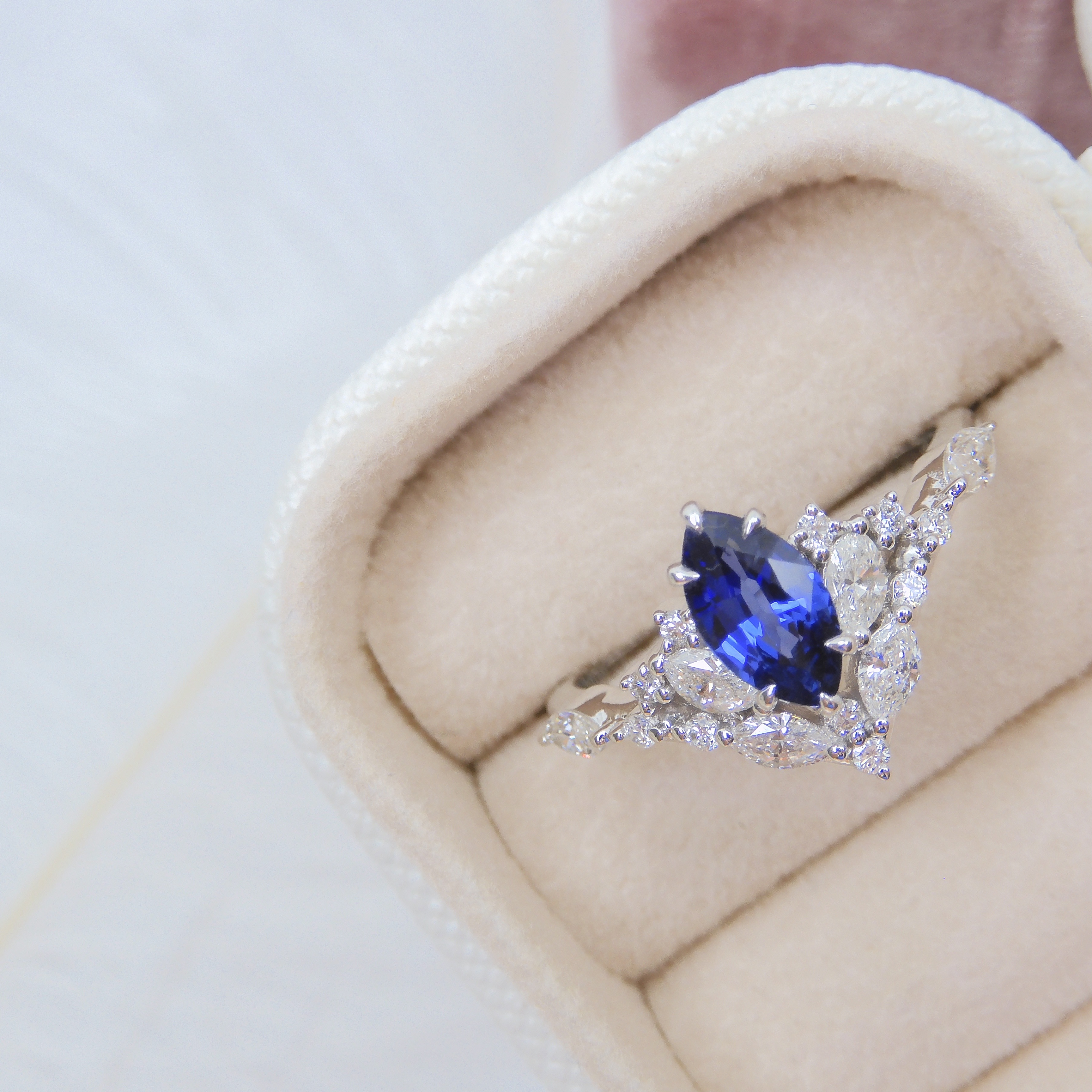 18K金 0.95ct 藍寶石戒指 (配國際證書)