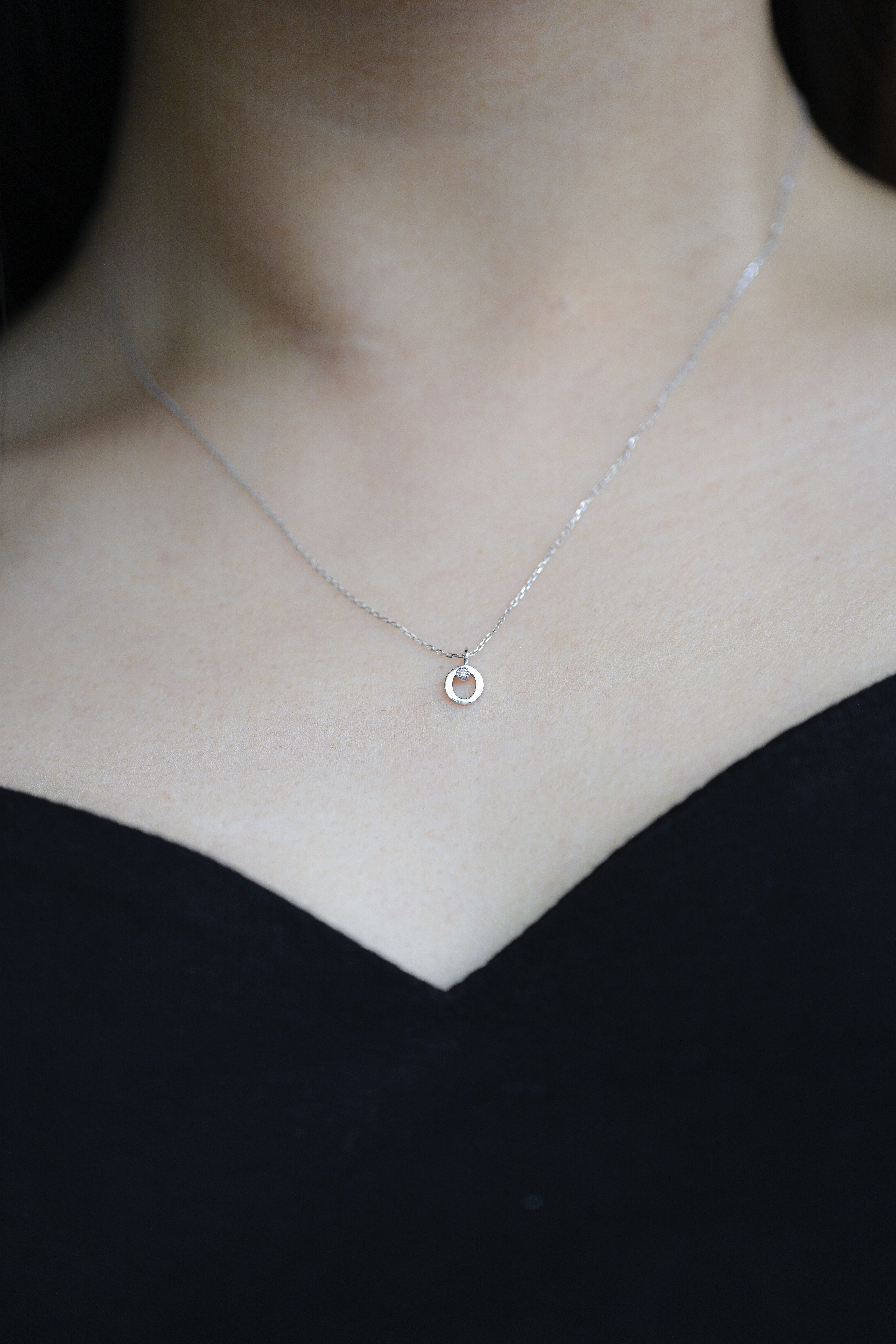 18K Letter "O" Diamond necklace