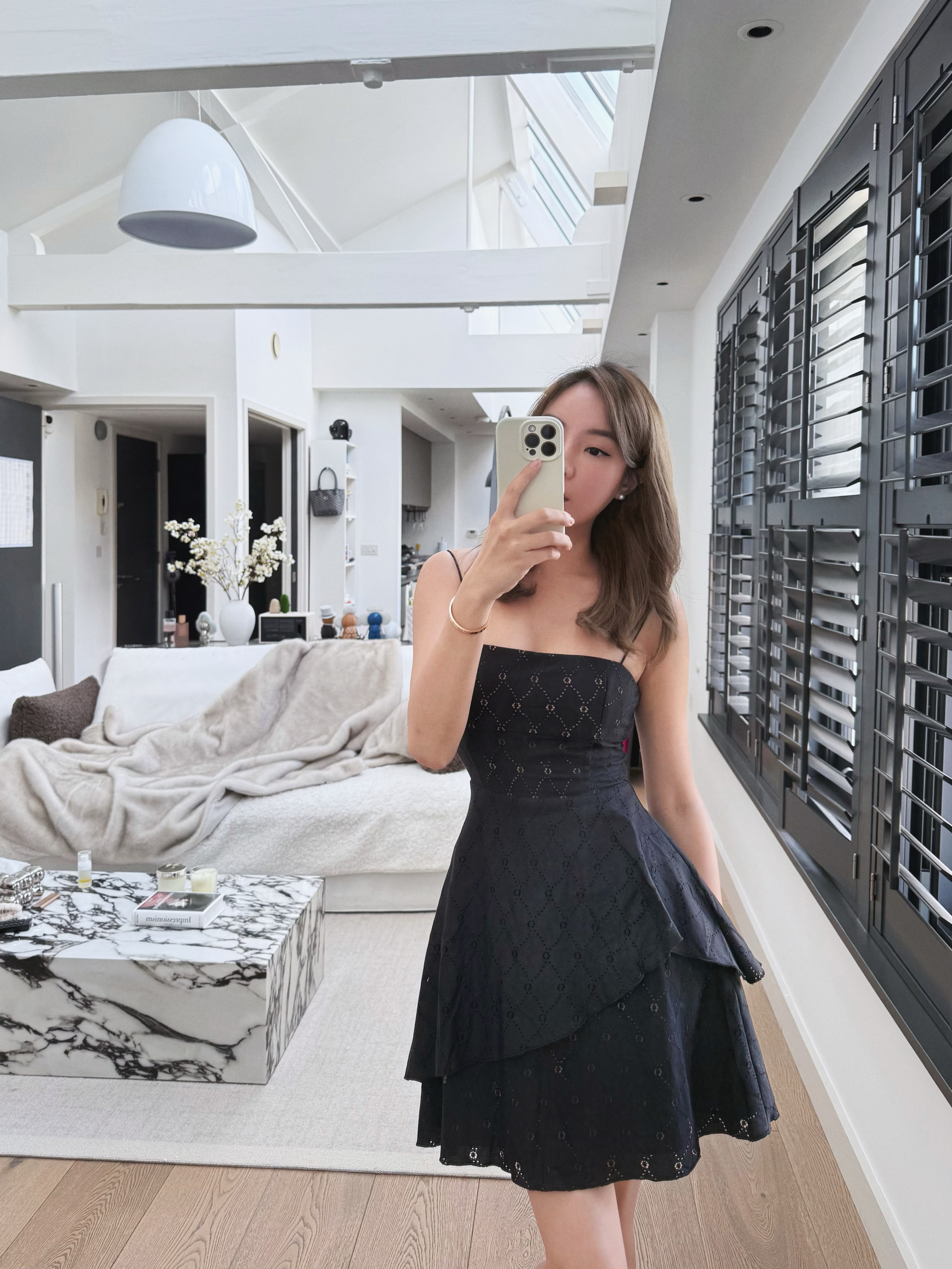 Me Time 細肩帶顯瘦蕾絲短洋裝