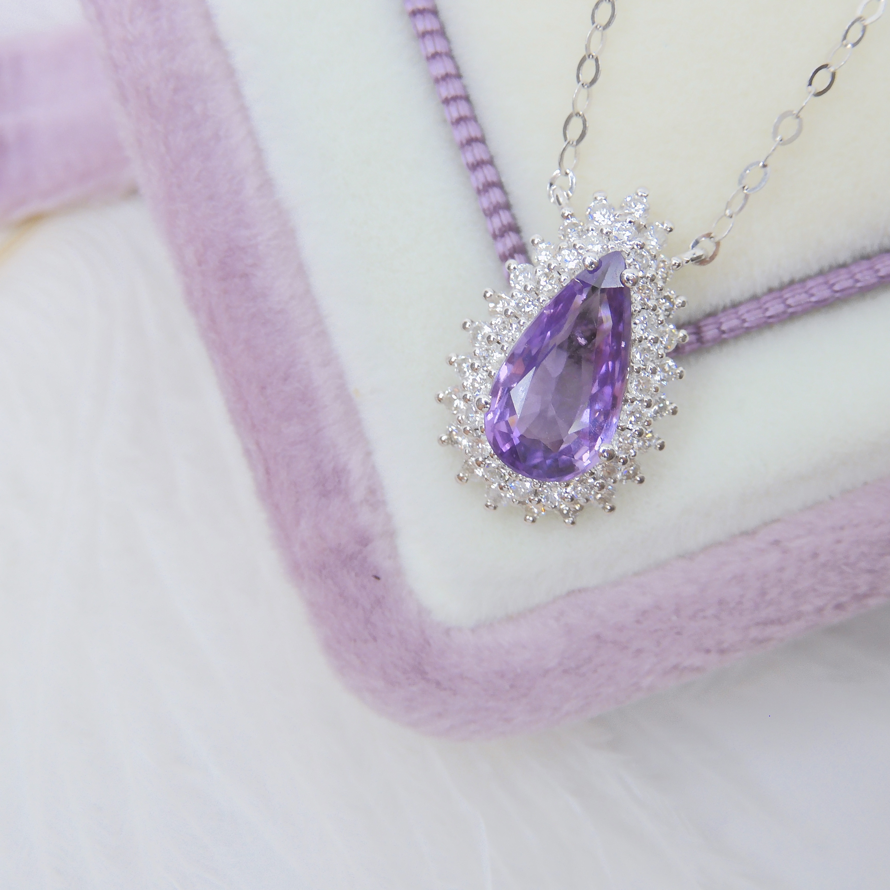 18K金 1.32ct 紫色藍寶石項鏈 (配國際證書)