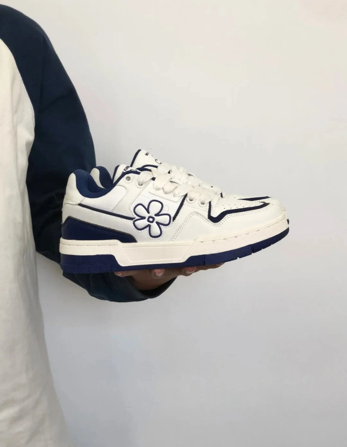 We Flower 小花鞋 藝術家聯名系列 藏藍色 藍白色 厚底 板鞋 男女同款/預購