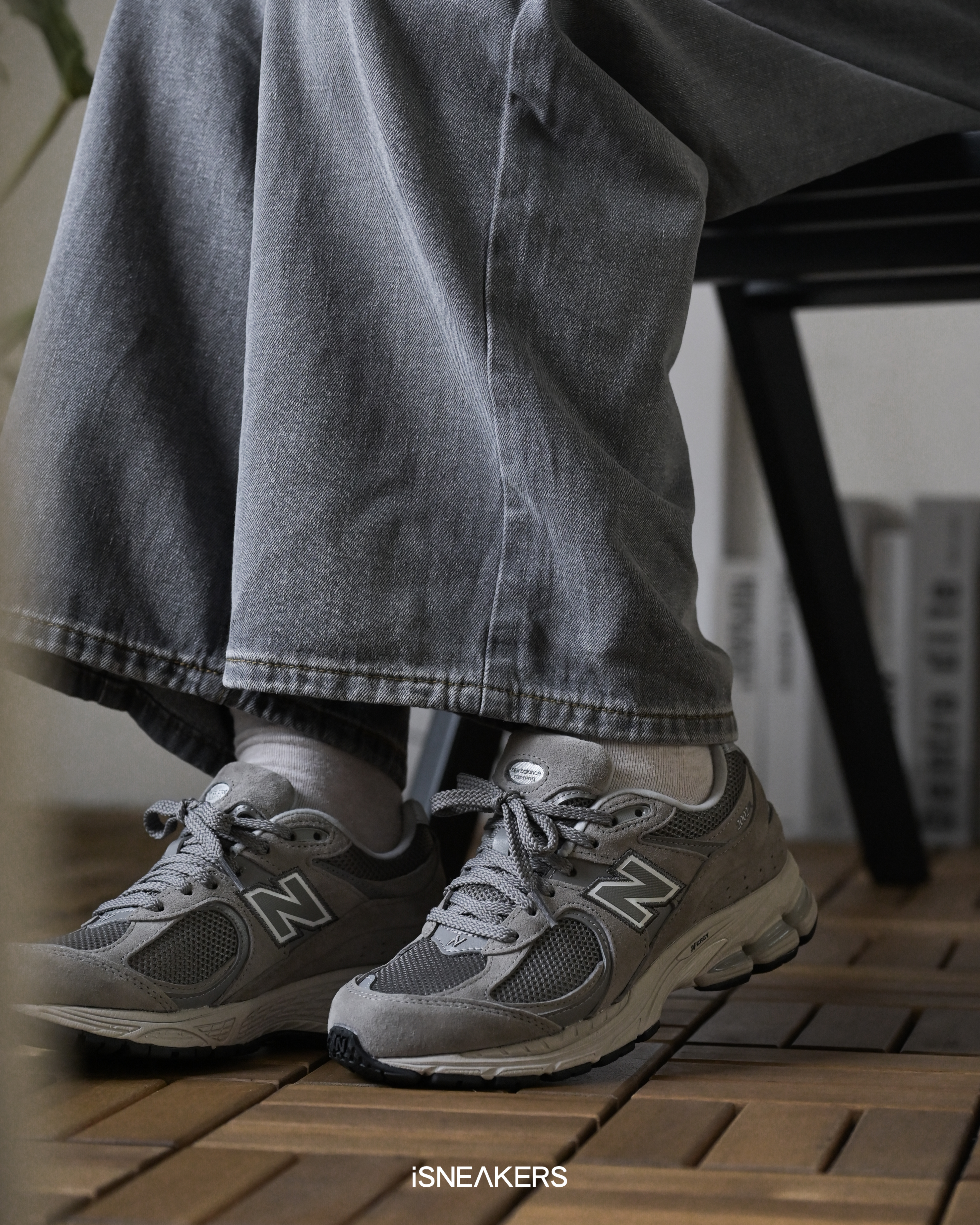 iSNEAKERS｜New Balance 2002R "Marblehead" 灰米色 ML2002RC