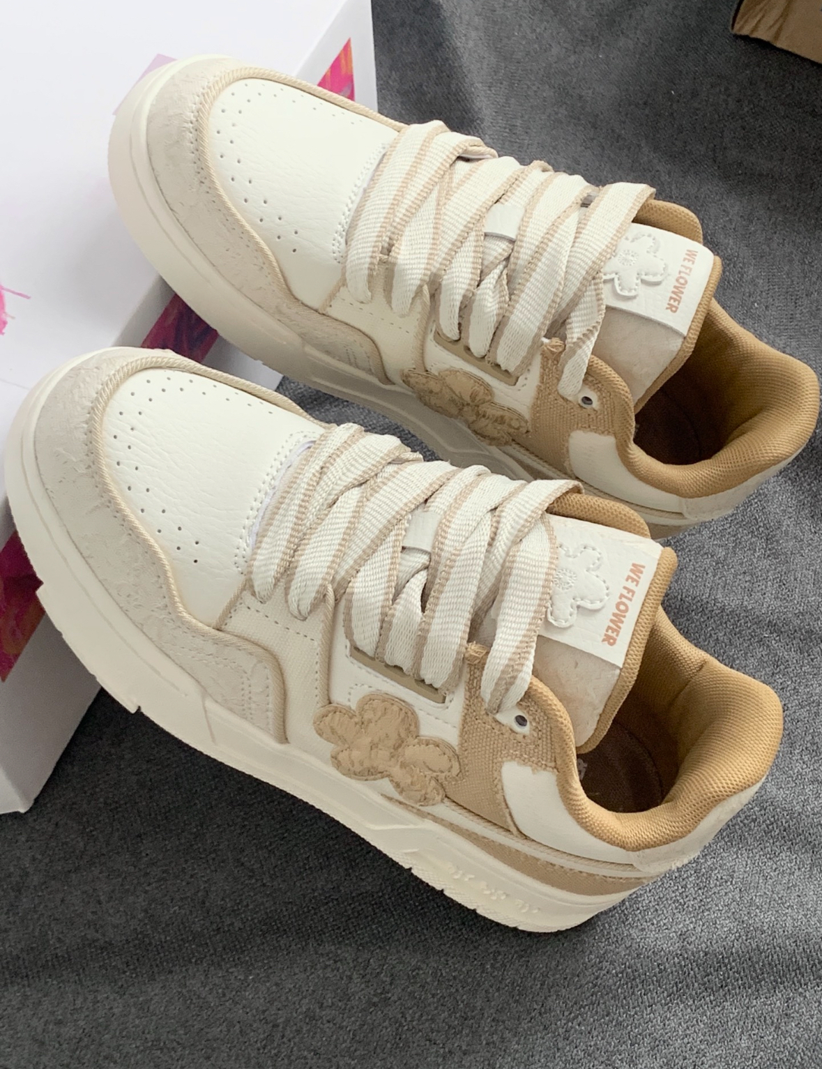 We Flower 小花鞋 藝術家聯名系列 米色 厚底 板鞋 男女同款/預購