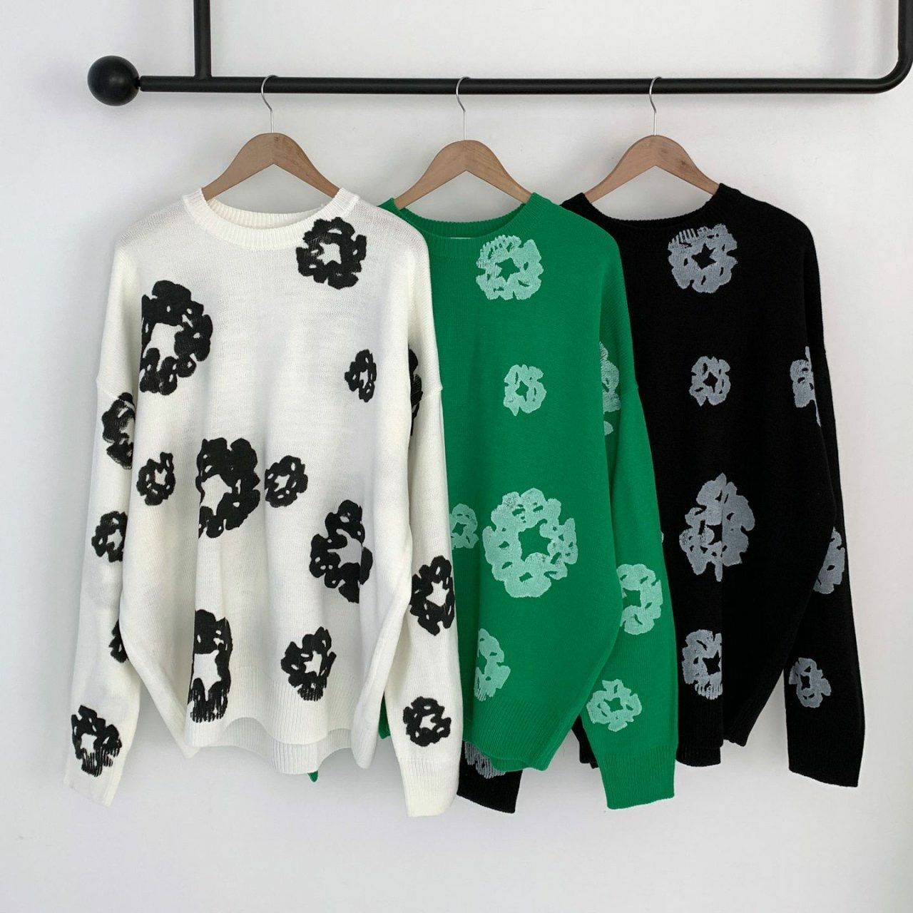 圓領花花圖案針織衫 3.14-052T