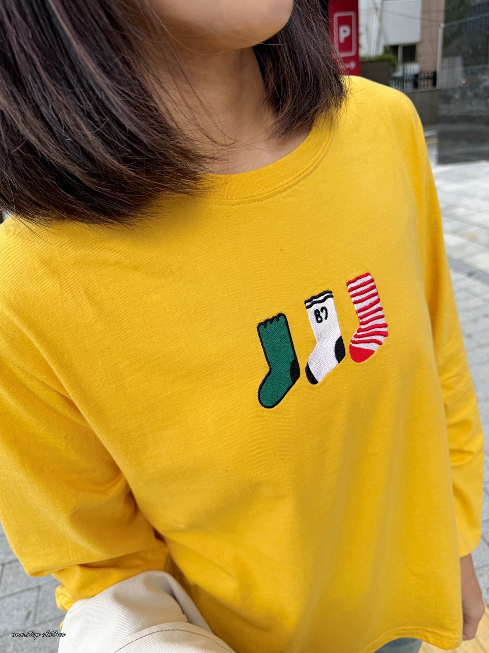 正韓彩色襪子刺繡上衣 (黃)