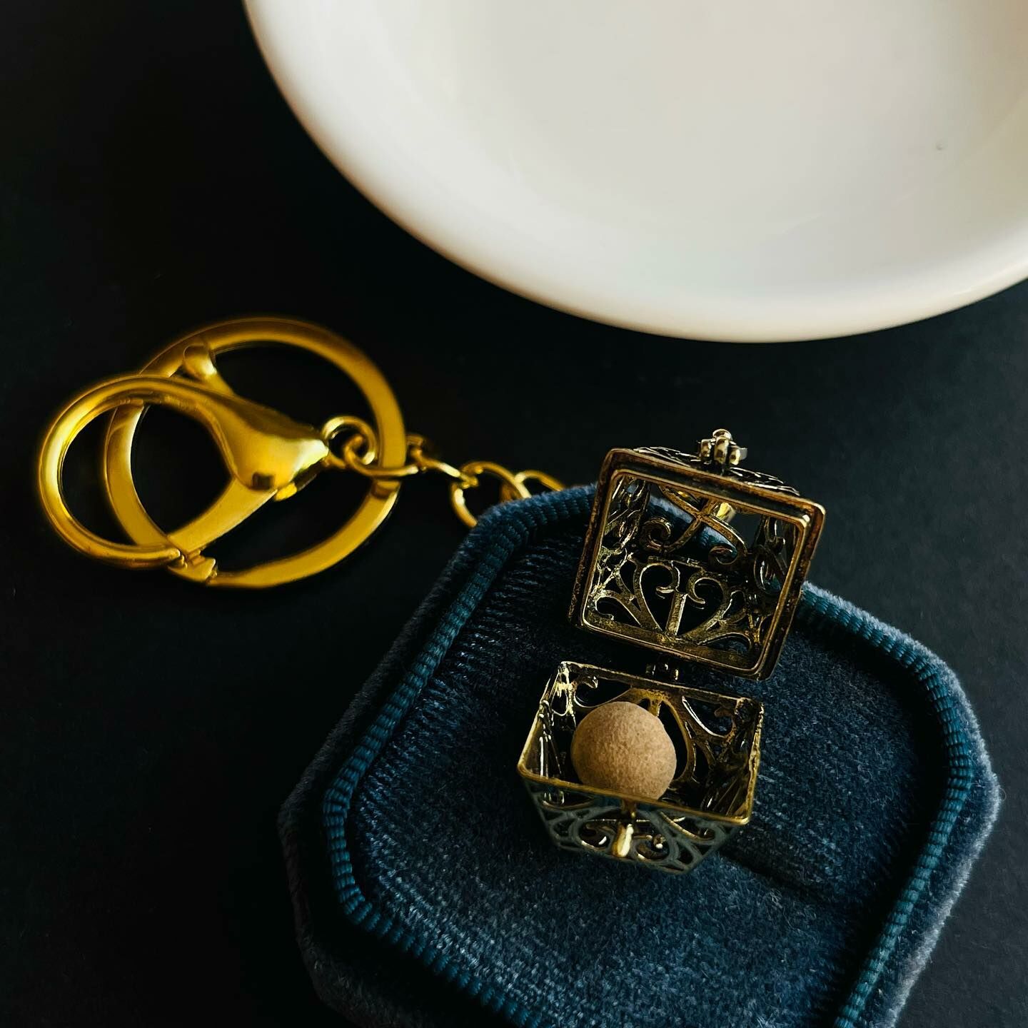 [原石] 水晶小球金屬盒 鑰匙圈 附贈香丸一瓶