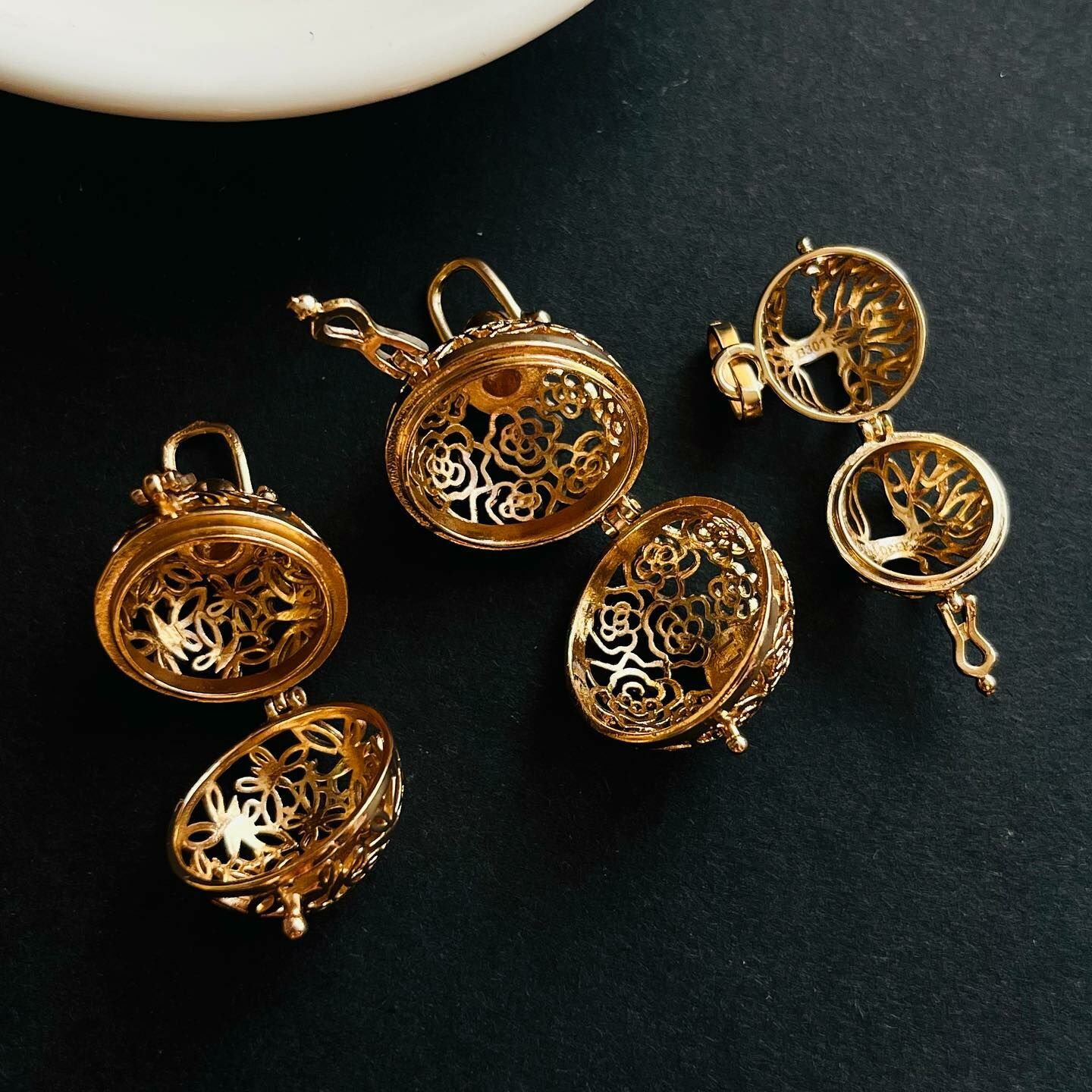 [原石] 水晶小球金屬盒 吊墜 玫瑰金 附贈香丸一瓶