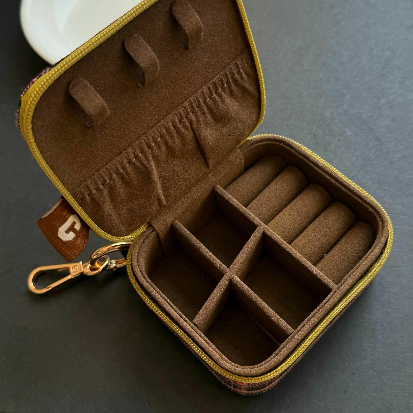 [原石] 水晶飾品盒 格子款 適合隨身攜帶