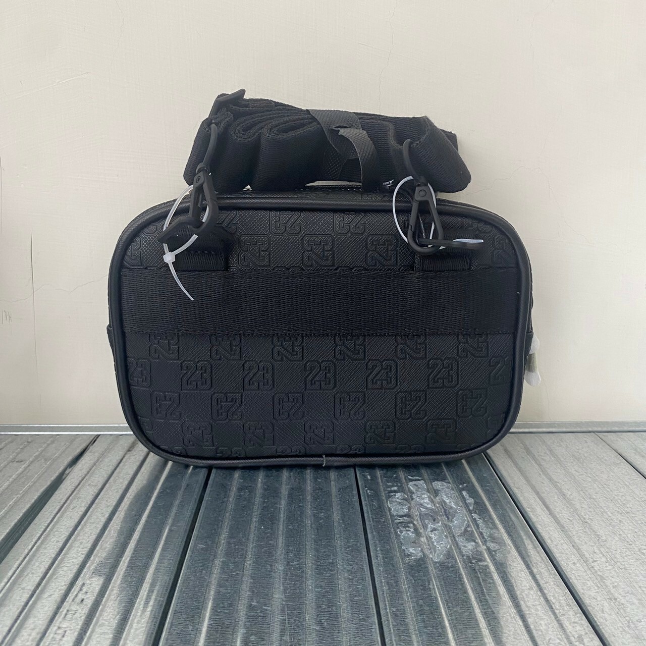 Nike Jordan Monogram 滿板壓印隨行包 JD2443031AD