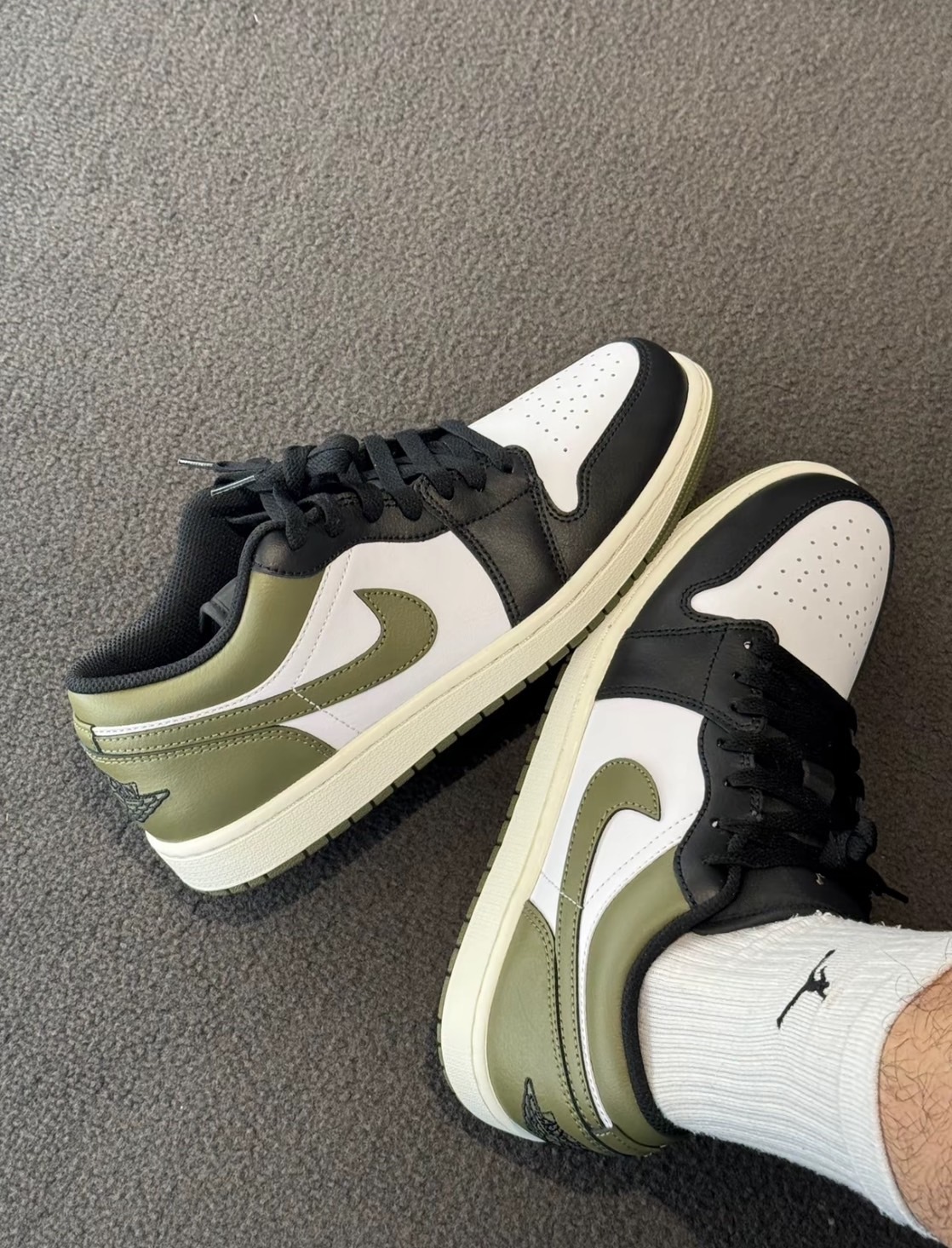 <快速出貨> NIke AIR JORDAN 1 Low "MEDIUM OLIVE" 黑橄欖 男鞋/大童