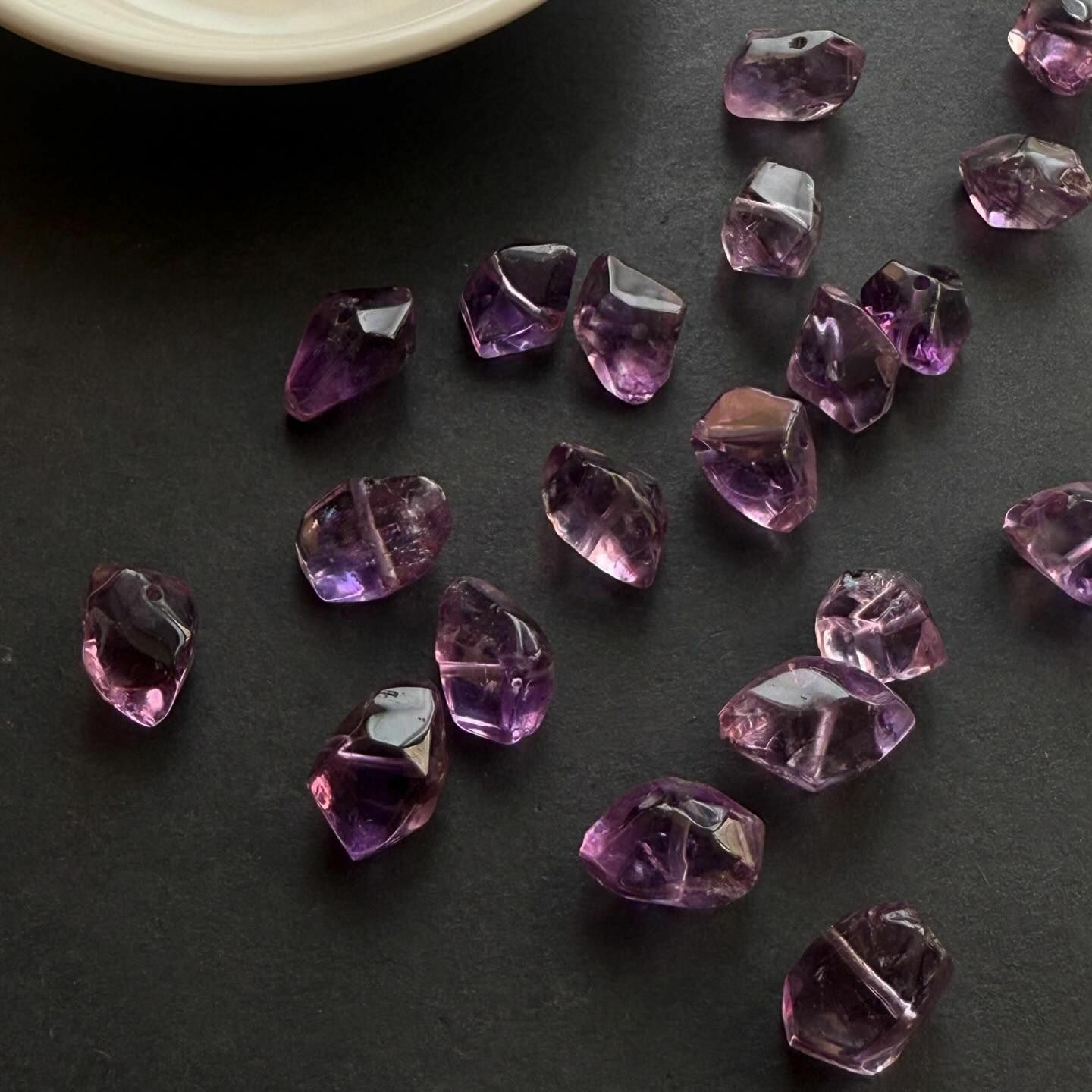 [原石]  紫水晶 不規則形 通孔