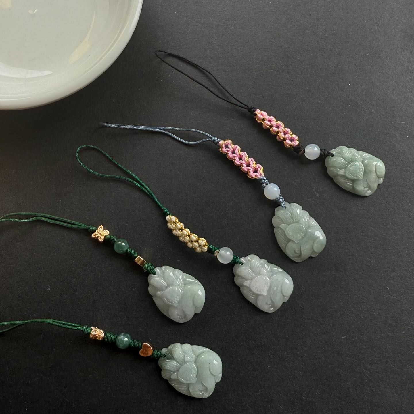 [原石] 天然翡翠 九尾狐 吊飾