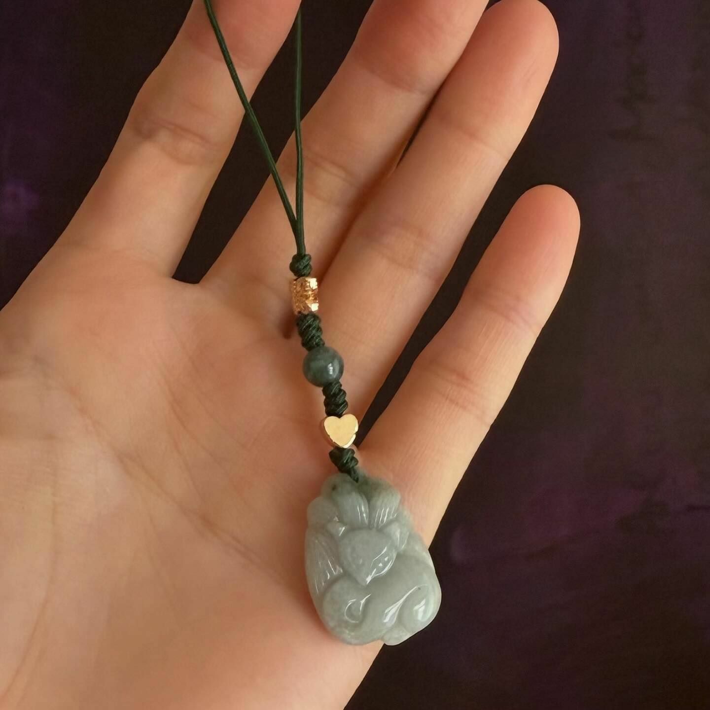 [原石] 天然翡翠 九尾狐 吊飾