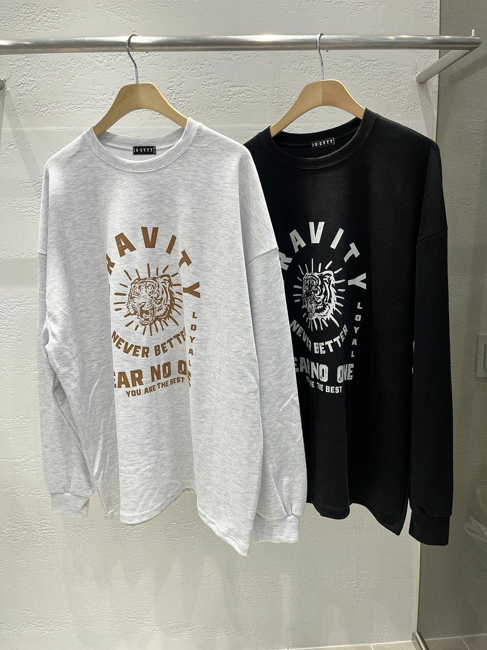 英文字圖案長袖衫 10.GVTY-0156T