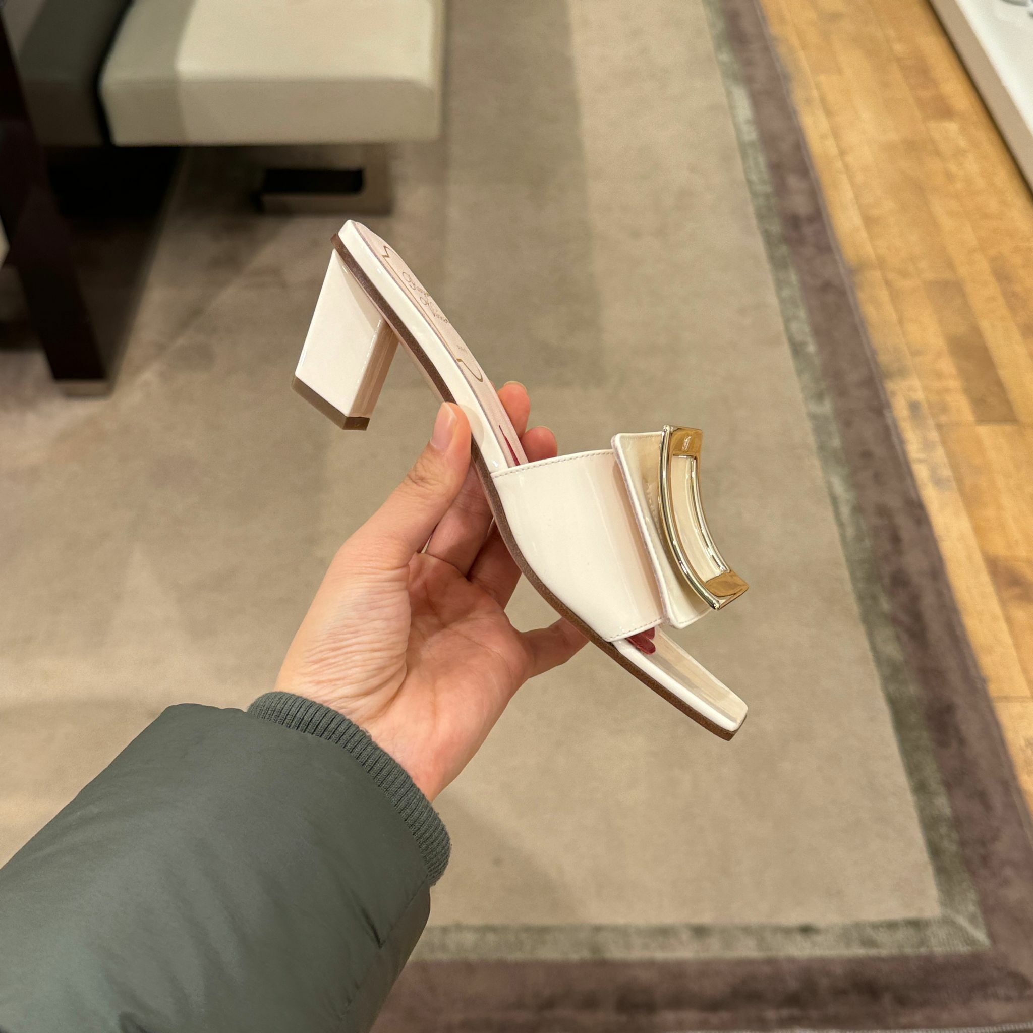 Roger Vivier RV love metal buckle mules heels 45mm (White)