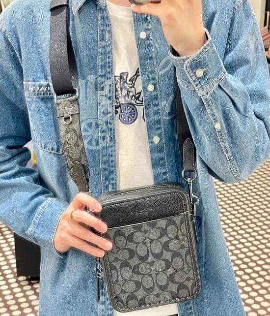 Coach男裝Sullivan mini斜孭袋Model no CC090