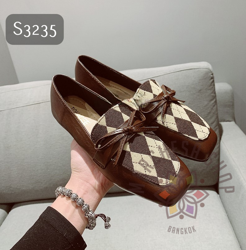 S3235 - 真皮牛皮古典格紋方頭平底鞋