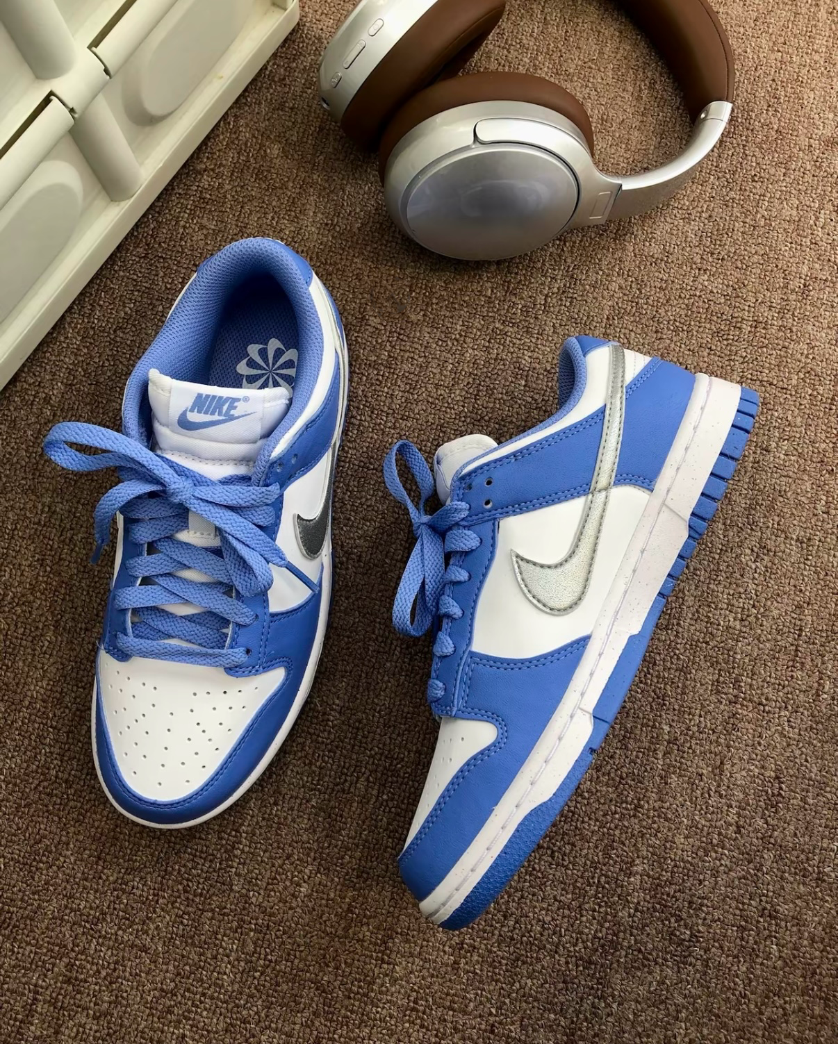 Nike Dunk Low 北卡藍銀勾勾 藍白色 Y2K 皮革 女款 DD1873-402/預購