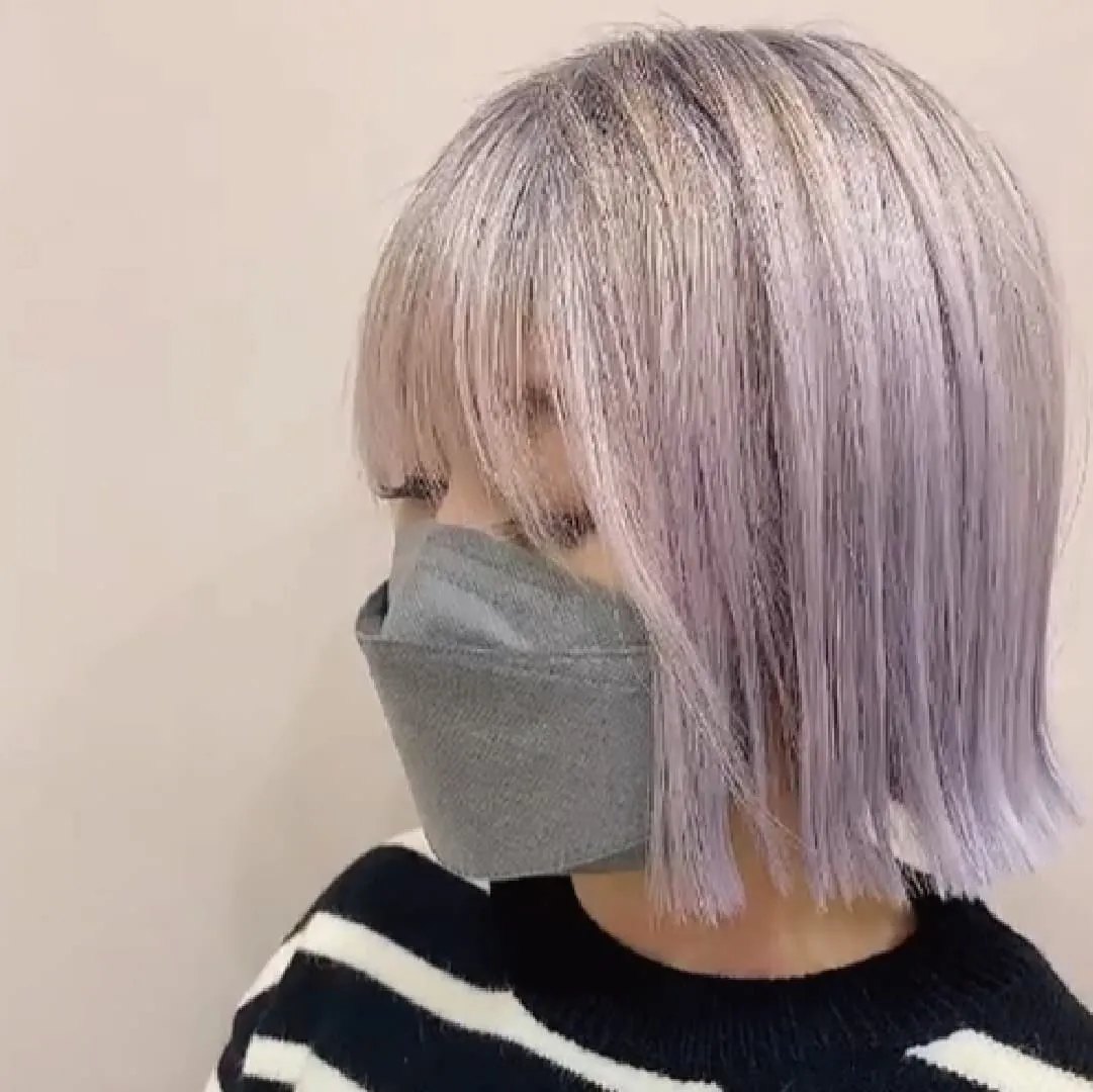 Using light colors to cover gray hair ensures that even when new gray hair grows in, it won't look out of place