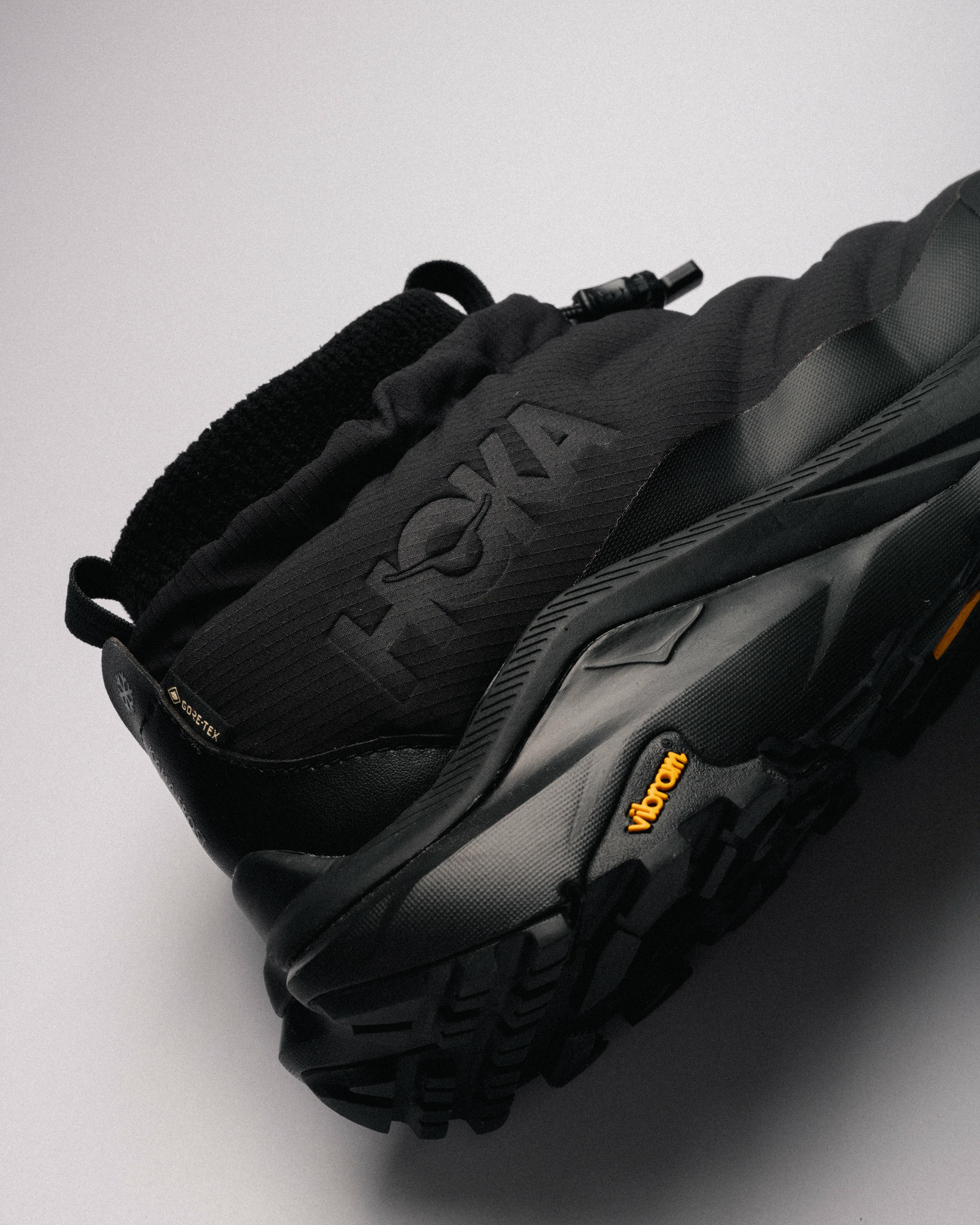 HOKA KAHA 2 FROST MOC Goretex | Black BBLC HOKA KAHA 2 FROST MOC Goretex | Black BBLC