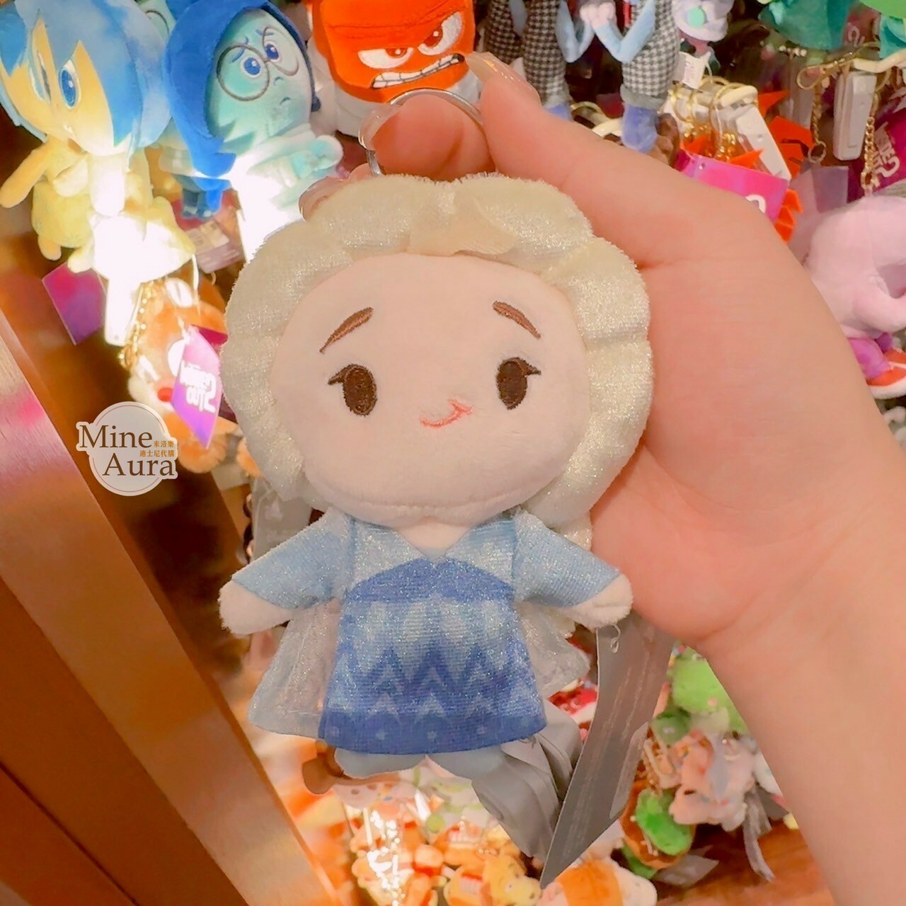 Q版 艾莎 Elsa 絨毛 鑰匙圈 吊飾 冰雪奇緣 Frozen -香港迪士尼樂園