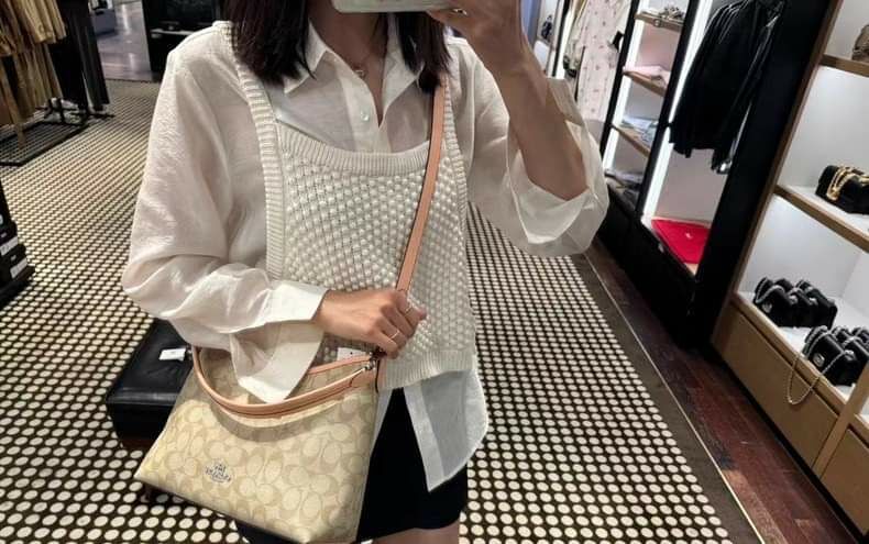 Coach Laurel Shoulder Bag貝殼粉色Model no CR149