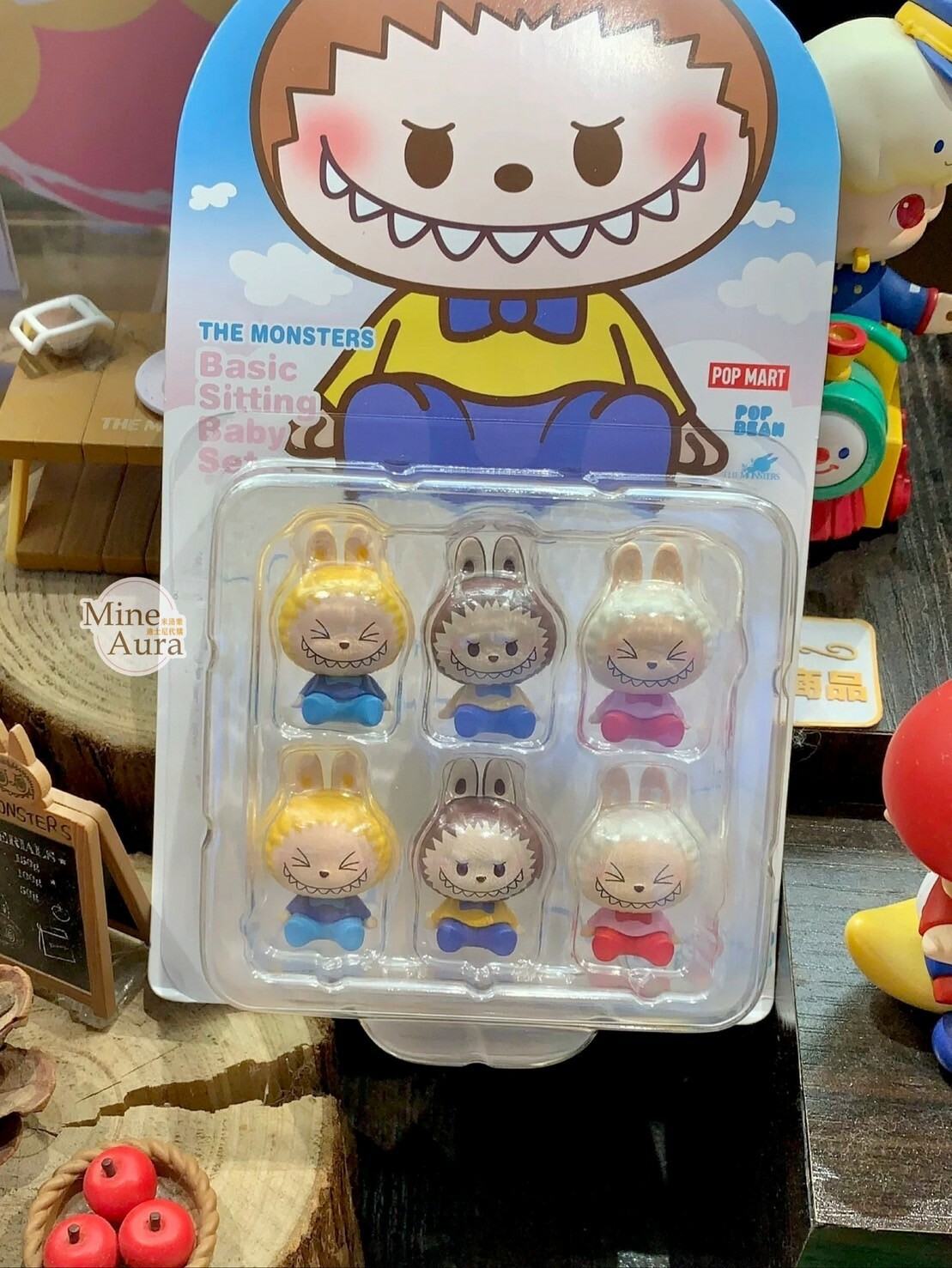 POP MART 泡泡瑪特 萌粒 THE MONSTERS 拉布布 LABUBU PTS限定 坐姿 吊卡 公仔套組 -泡泡瑪特城市樂園