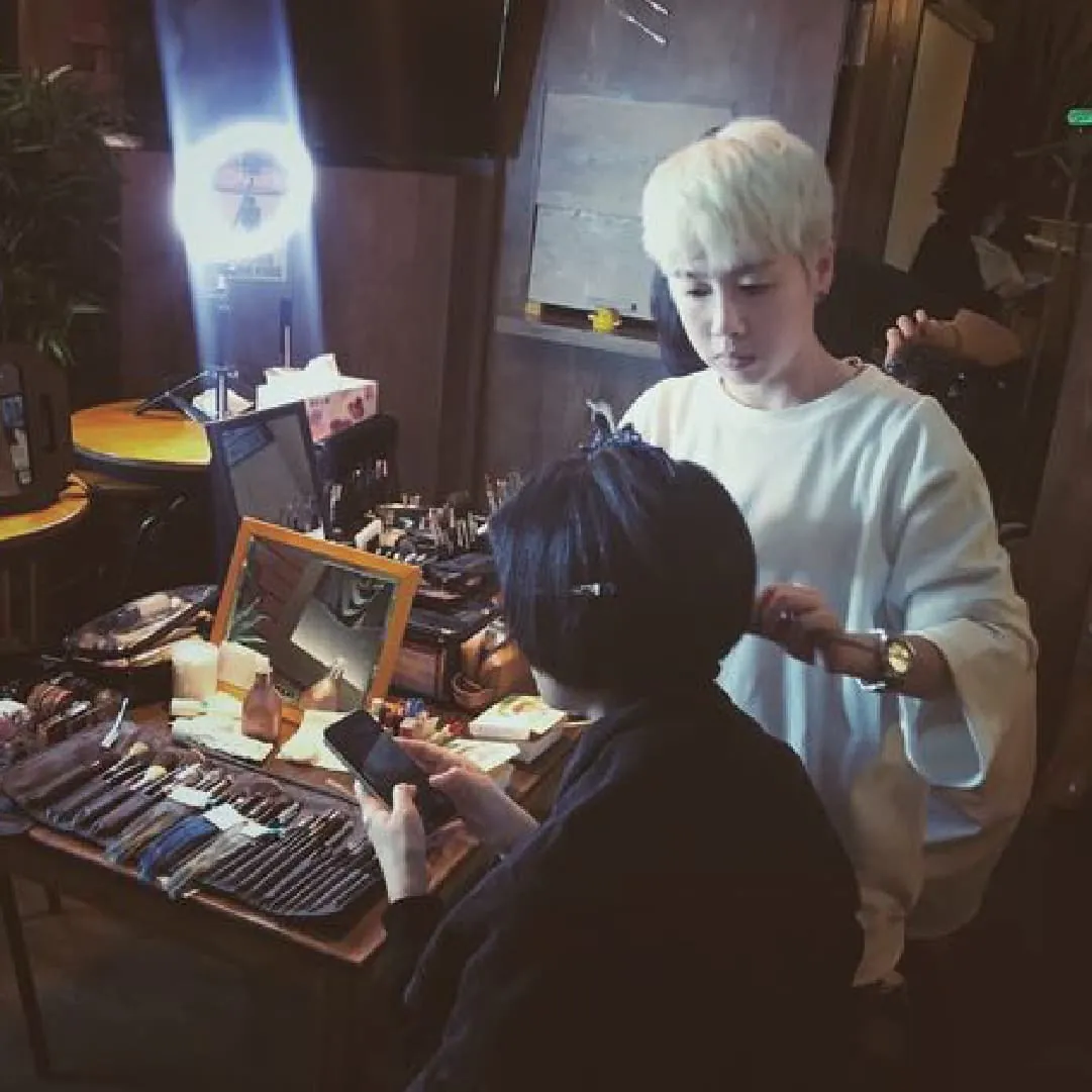 On-Site Styling Work by Hairstylist Luca