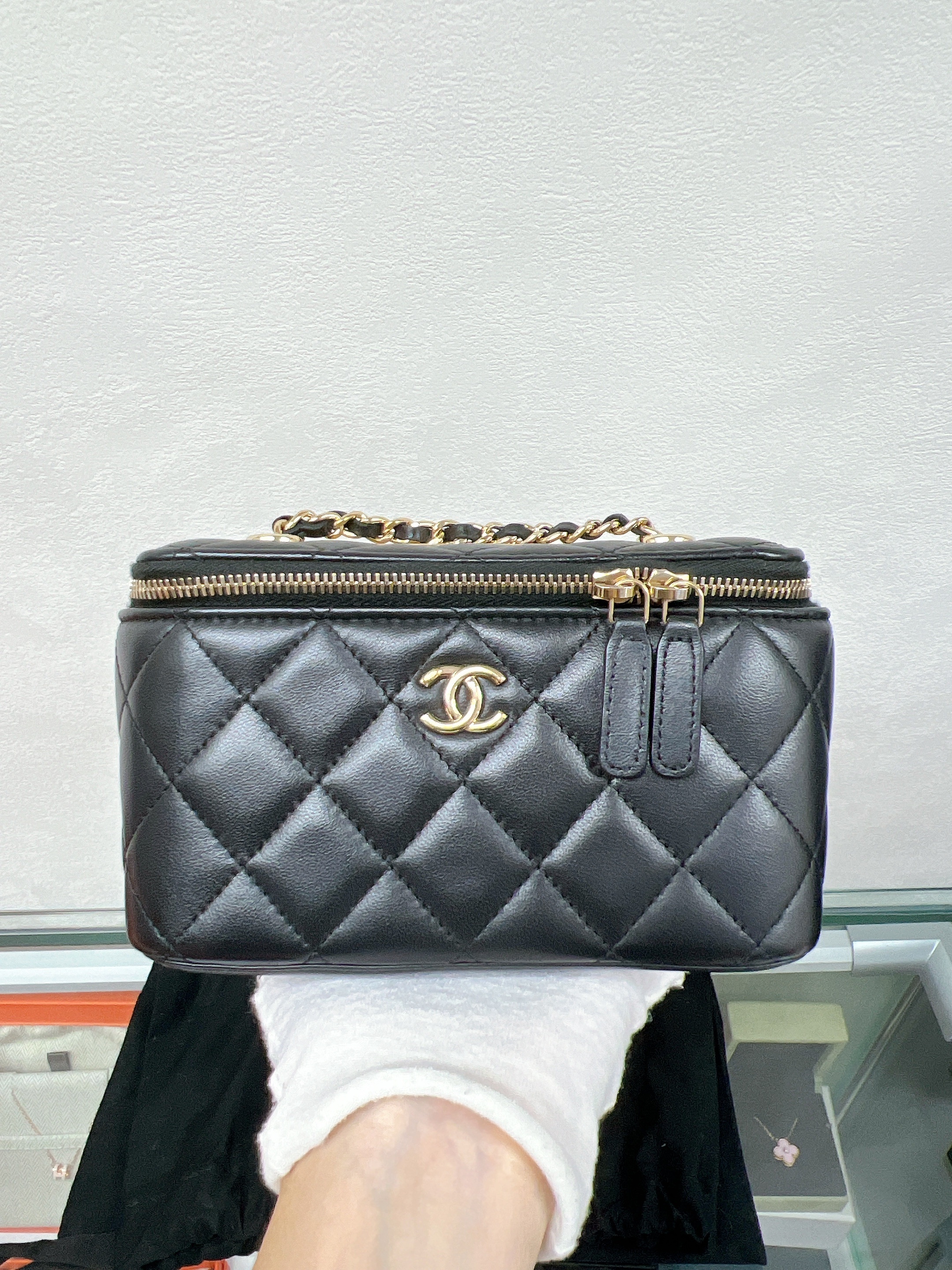 Chanel trendy cc vanity (black lambskin/ GHW)