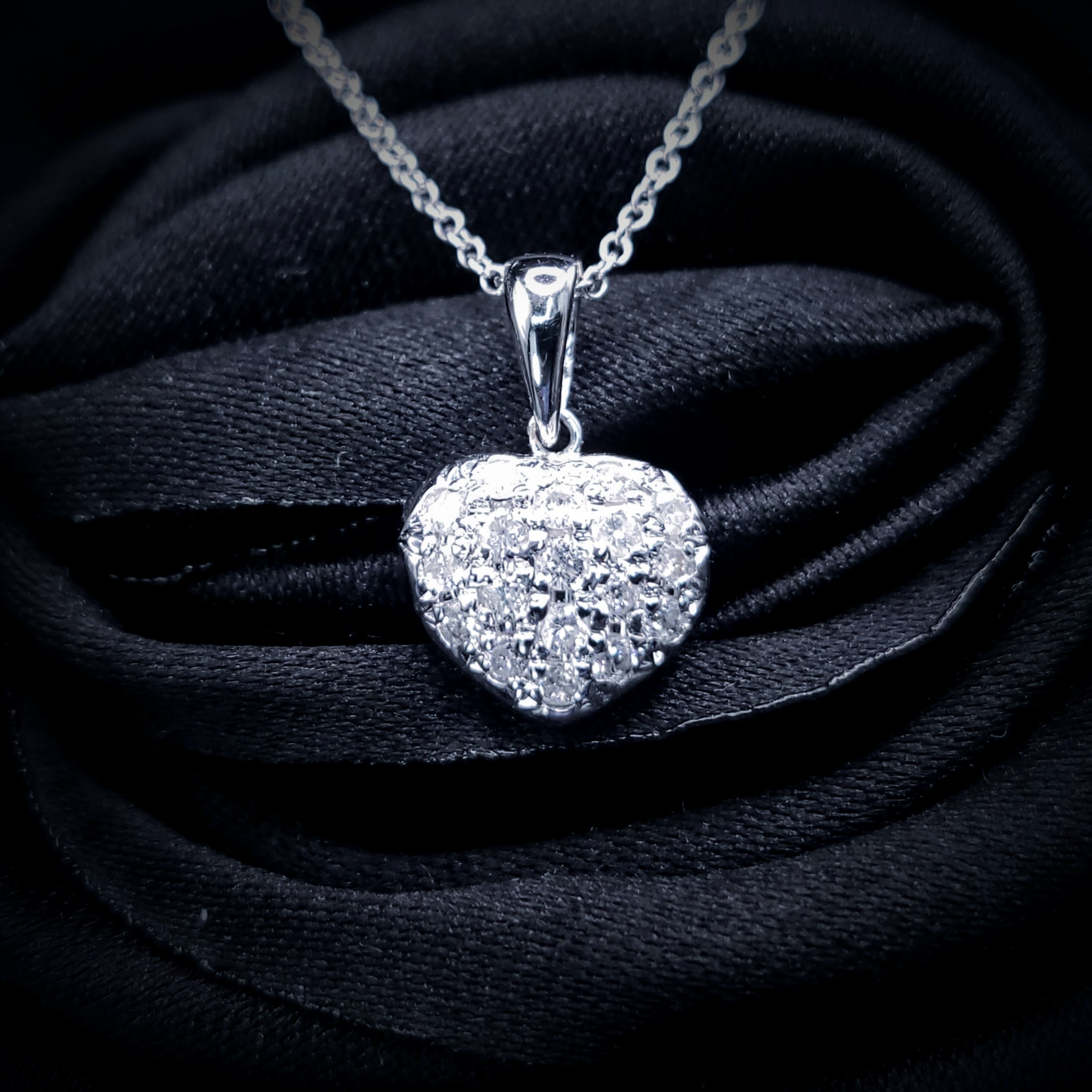 18K White Gold 0.20ct Diamond Pendant