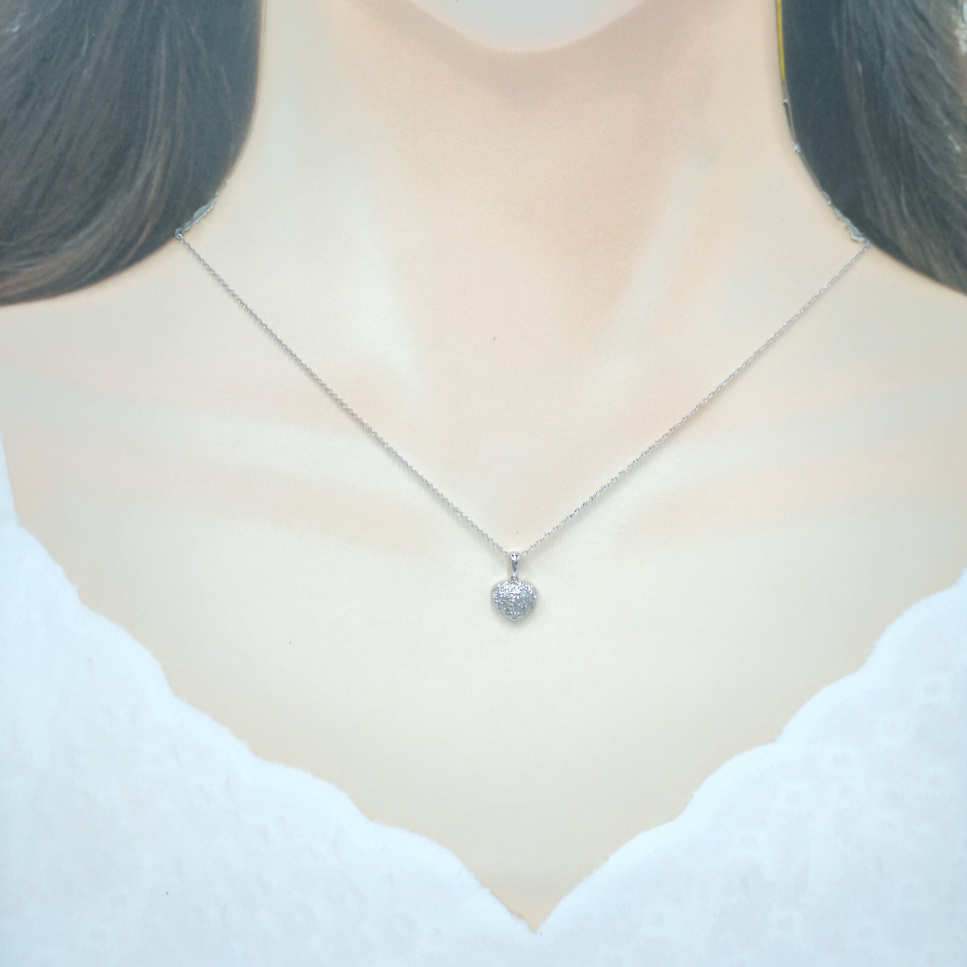 18K White Gold 0.20ct Diamond Pendant