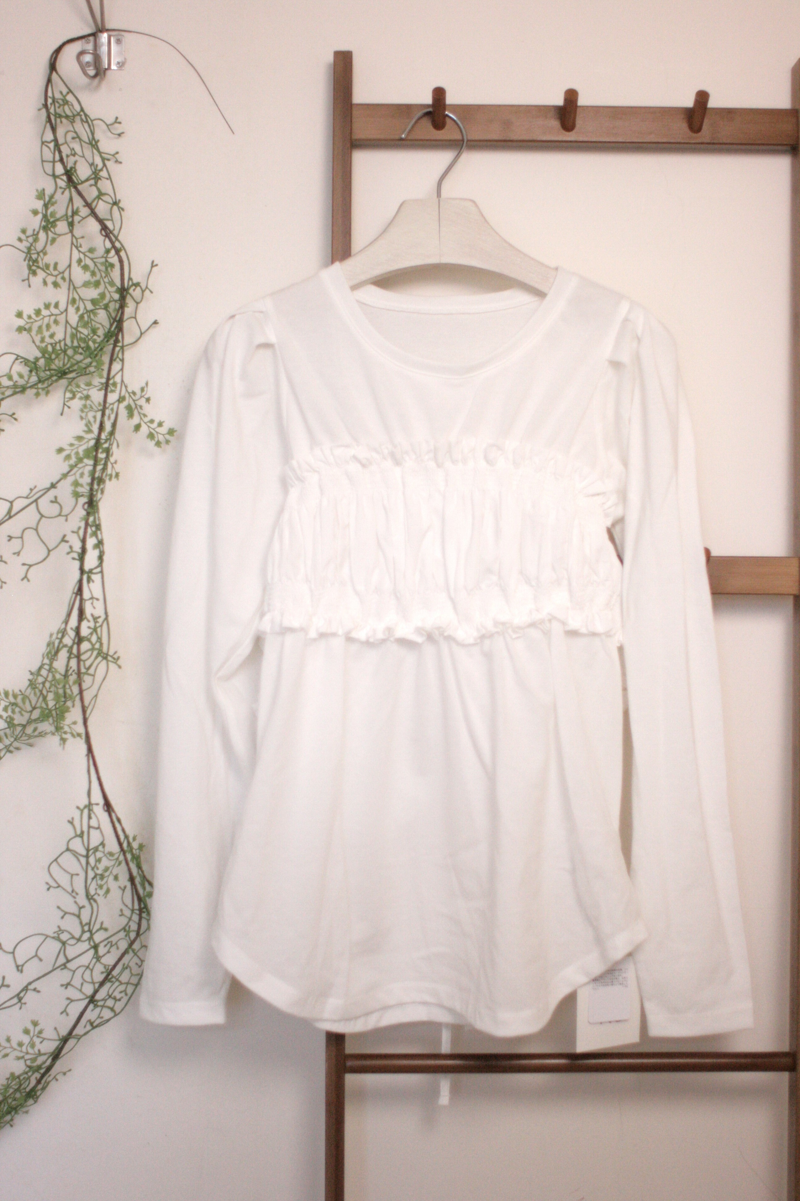 白色設計感胸部皺摺長袖上衣【日本直送】