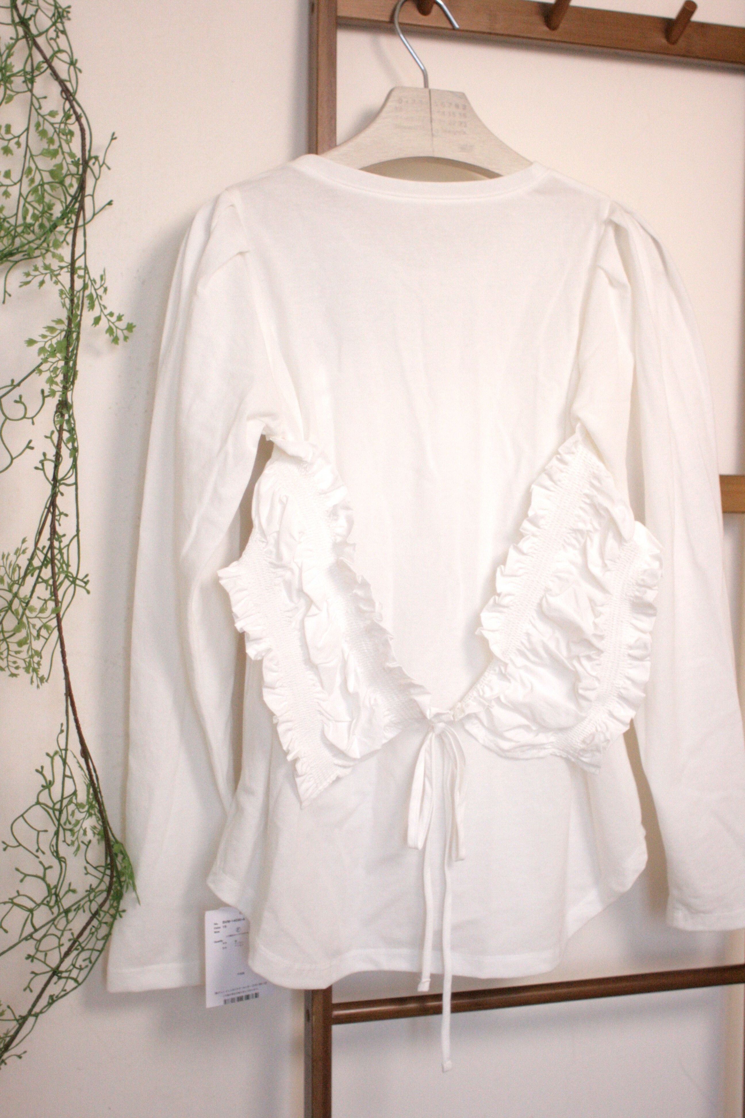 白色設計感胸部皺摺長袖上衣【日本直送】