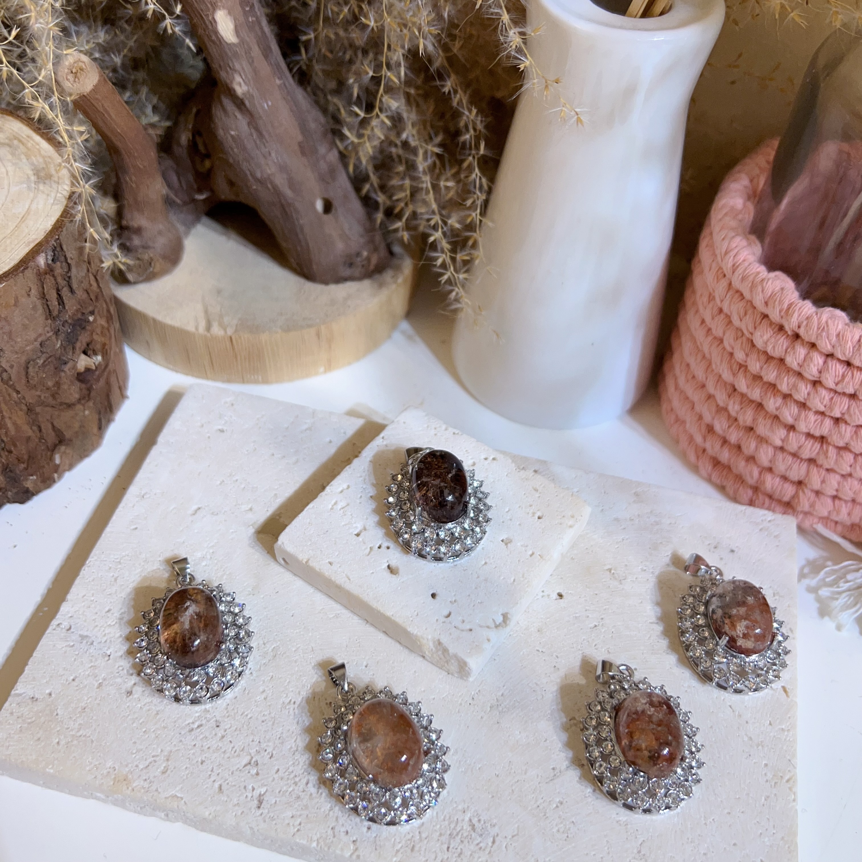 紅幽靈閃閃大吊墜