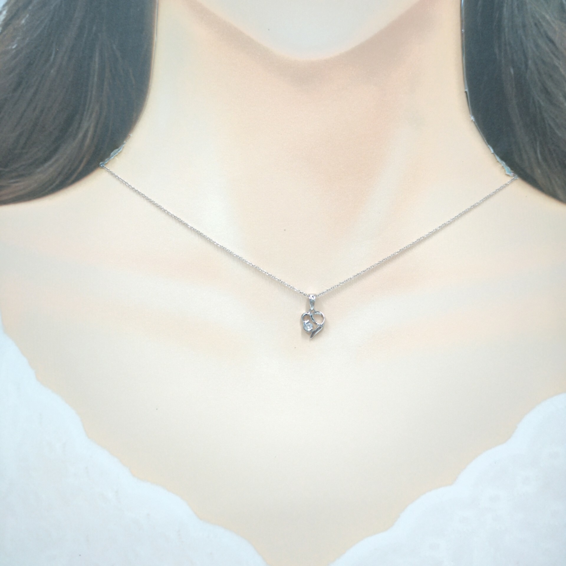 18K White Gold 0.04ct Diamond Pendant