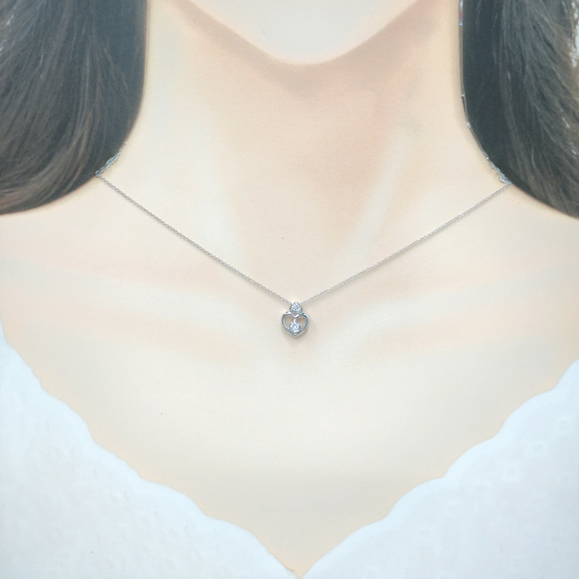 18K White Gold 0.16ct Diamond Pendant