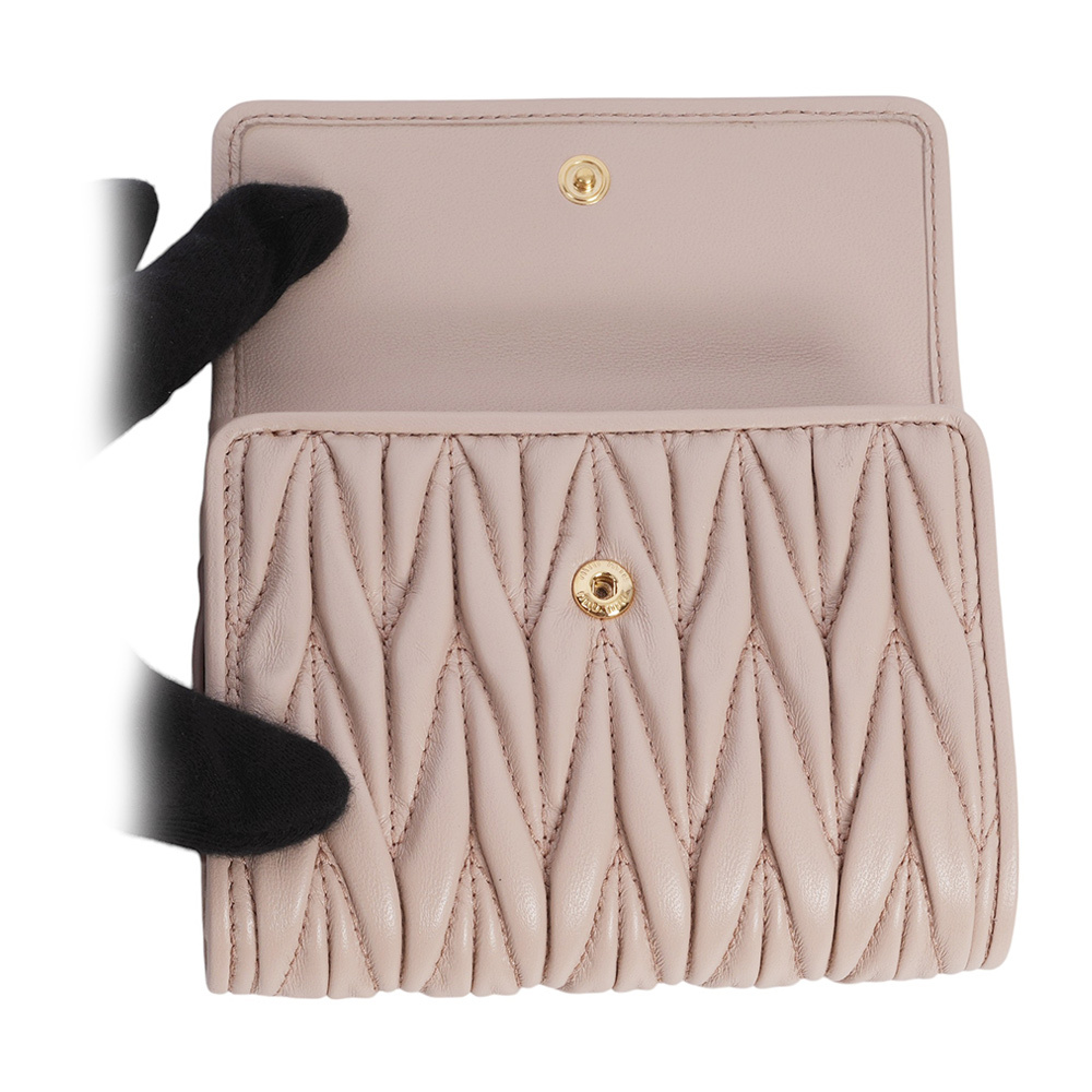 【MIU MIU】金字納帕軟皮拉鍊零錢袋三折短夾(粉色)5ML002 2FPP F0236