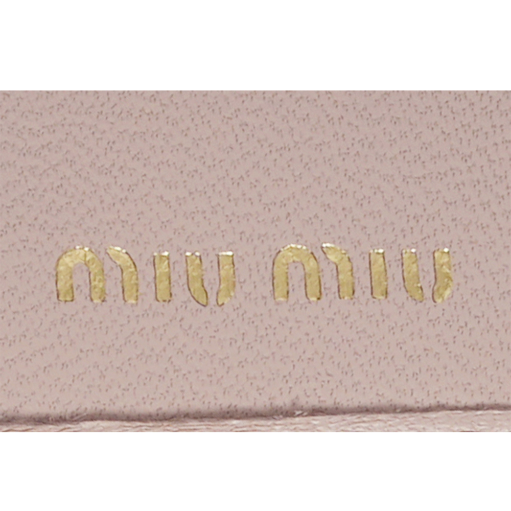 【MIU MIU】金字納帕軟皮拉鍊零錢袋三折短夾(粉色)5ML002 2FPP F0236