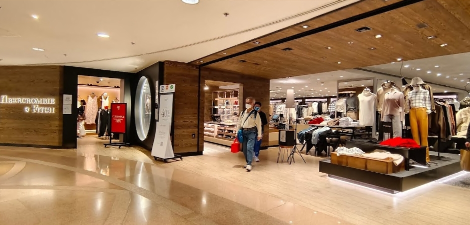 Abercrombie & Fitch Harbour City Store