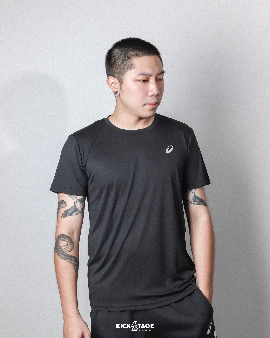 男款 ASICS 亞瑟士 黑色 湖藍色 吸濕 排汗 跑步 運動 短袖上衣【2011D202】