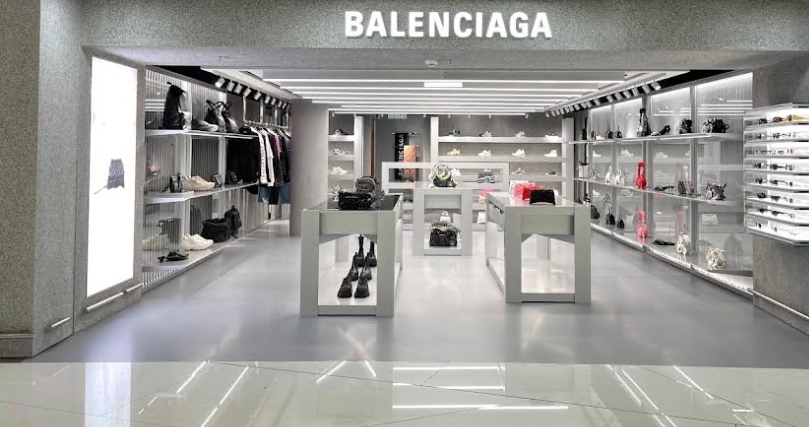 BALENCIAGA